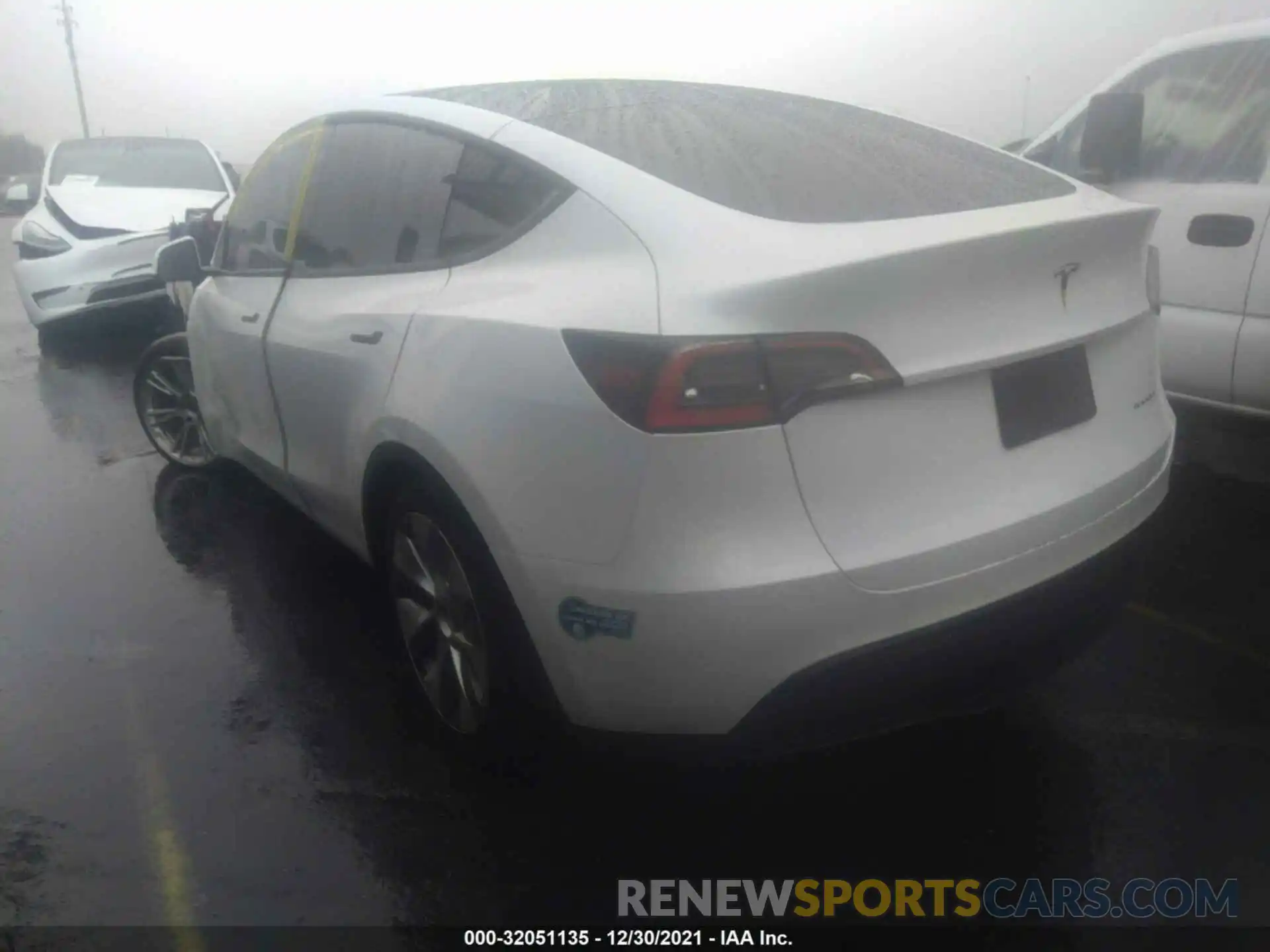 3 Photograph of a damaged car 5YJYGDEE1MF088347 TESLA MODEL Y 2021