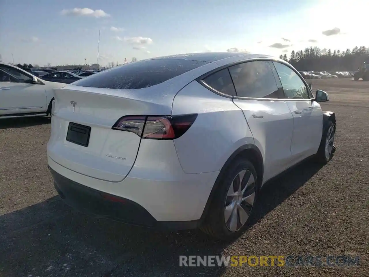 4 Photograph of a damaged car 5YJYGDEE1MF088428 TESLA MODEL Y 2021