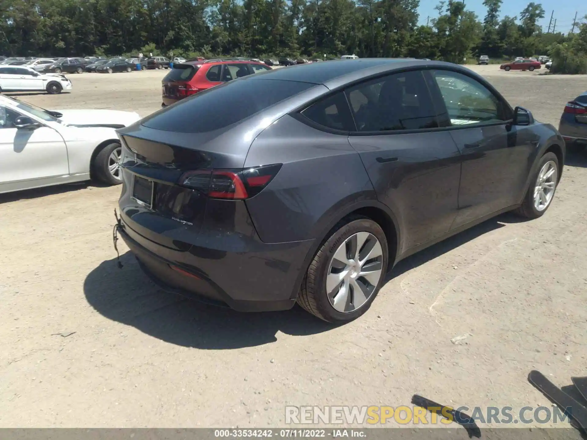 4 Photograph of a damaged car 5YJYGDEE1MF088719 TESLA MODEL Y 2021