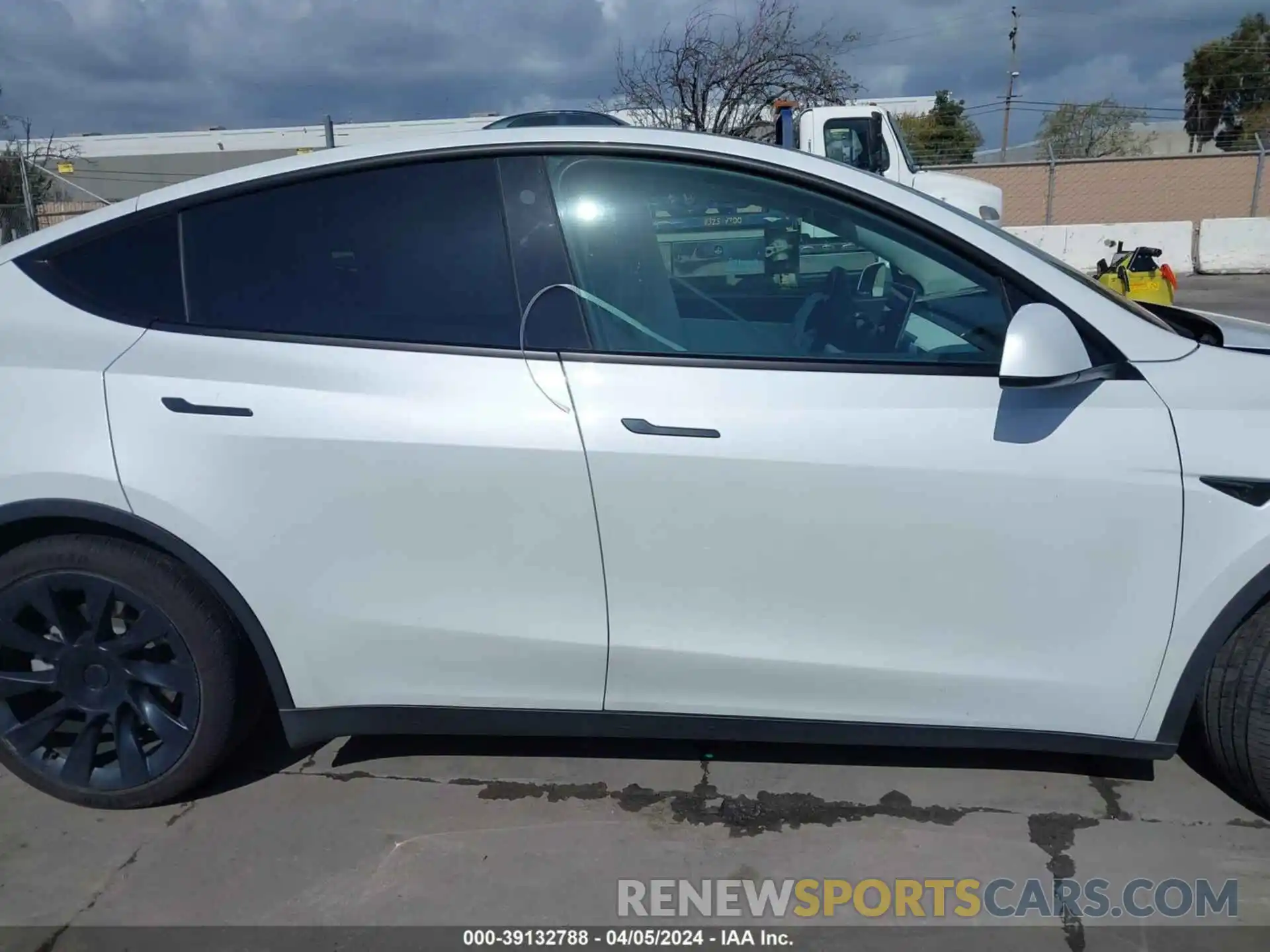 12 Photograph of a damaged car 5YJYGDEE1MF095766 TESLA MODEL Y 2021