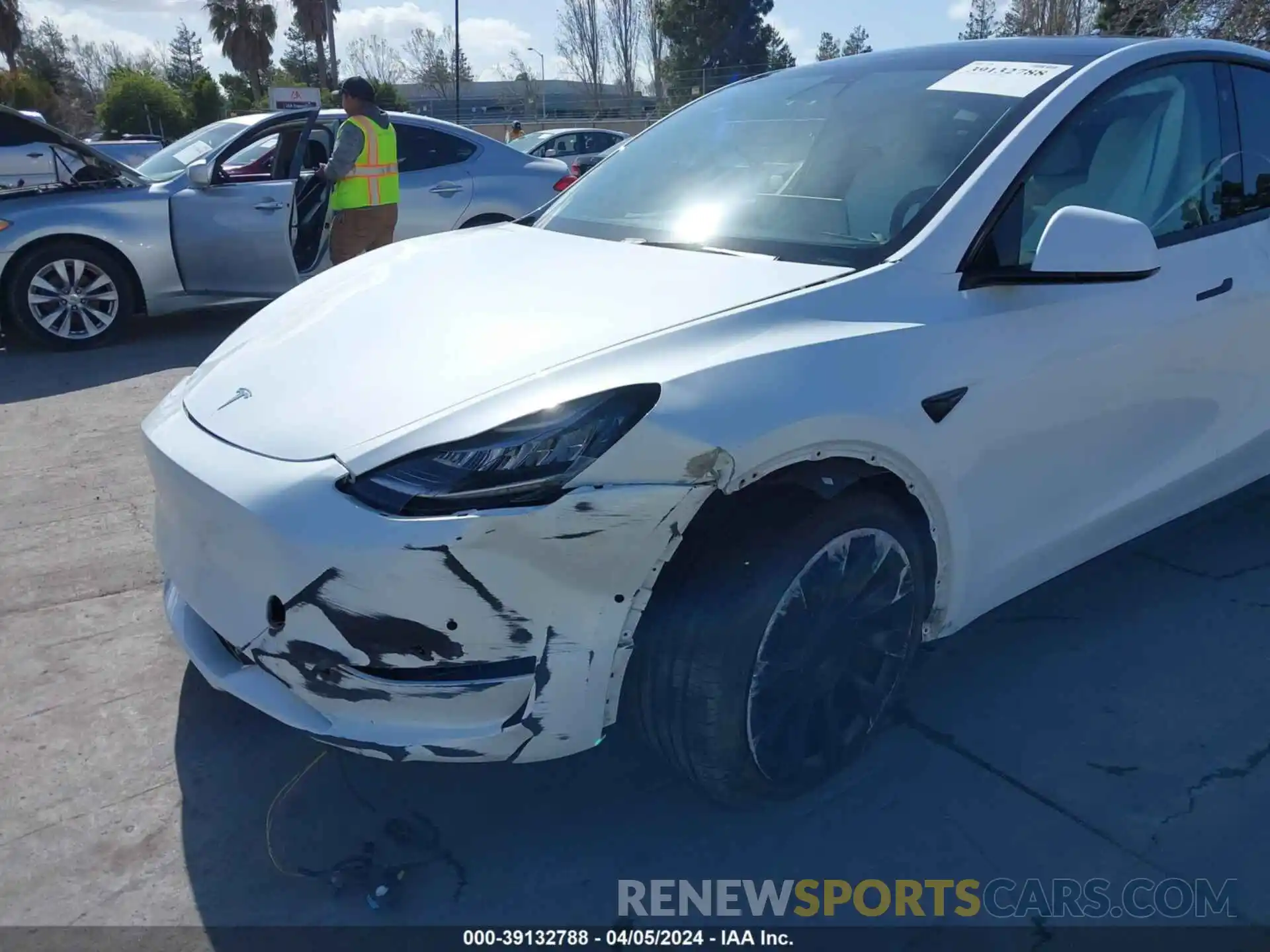 6 Photograph of a damaged car 5YJYGDEE1MF095766 TESLA MODEL Y 2021