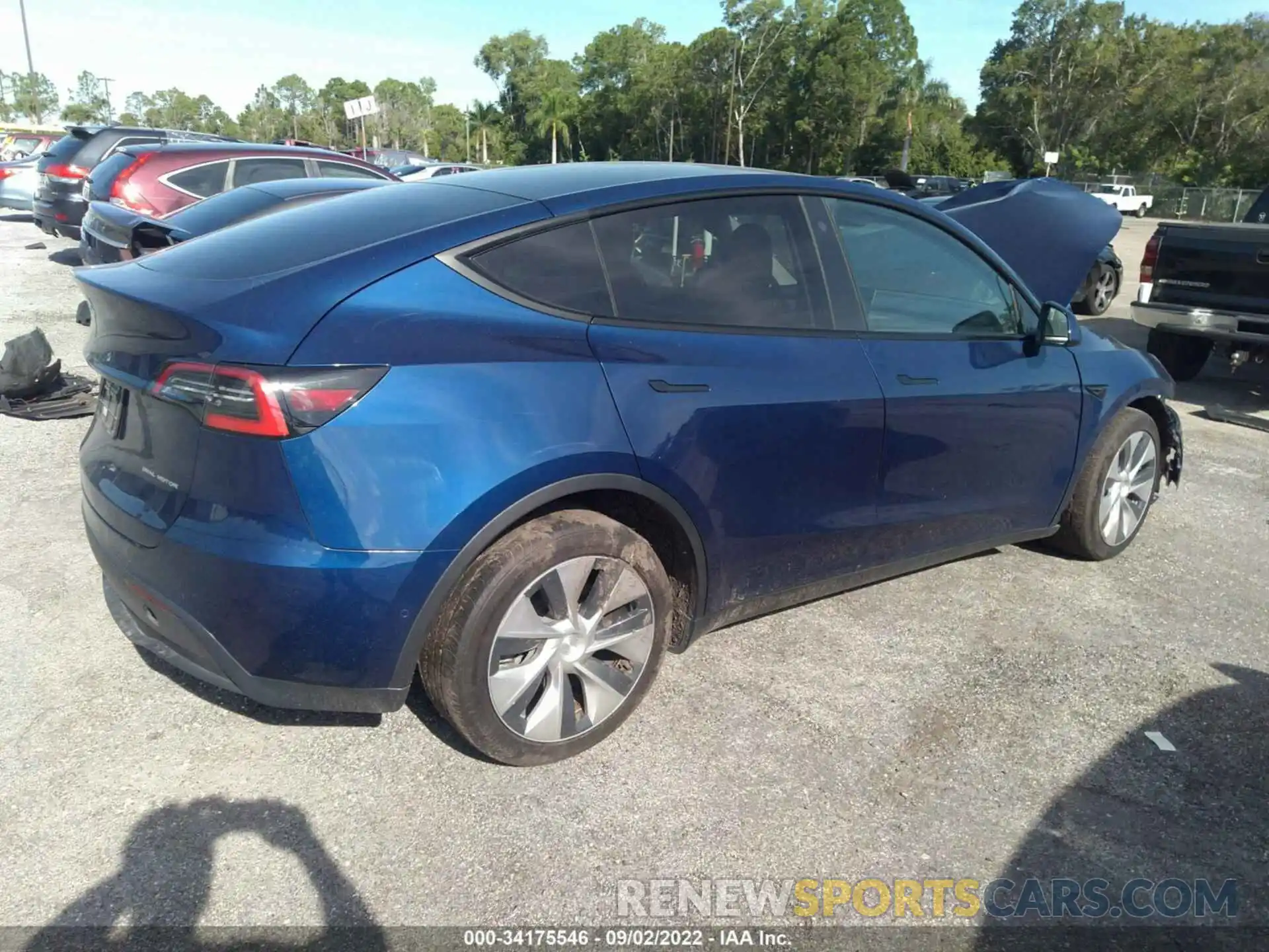 4 Photograph of a damaged car 5YJYGDEE1MF099672 TESLA MODEL Y 2021