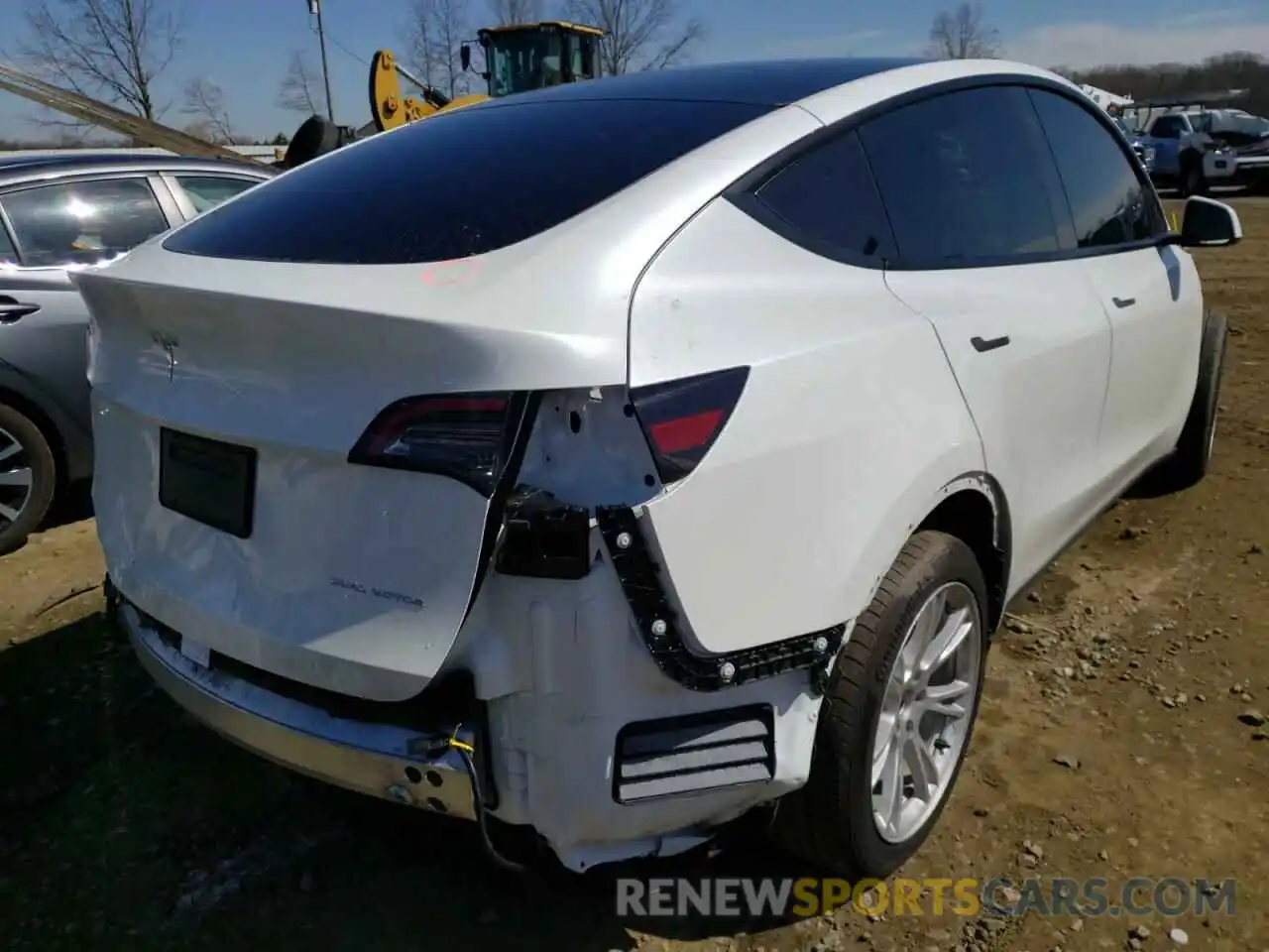 4 Photograph of a damaged car 5YJYGDEE1MF099817 TESLA MODEL Y 2021