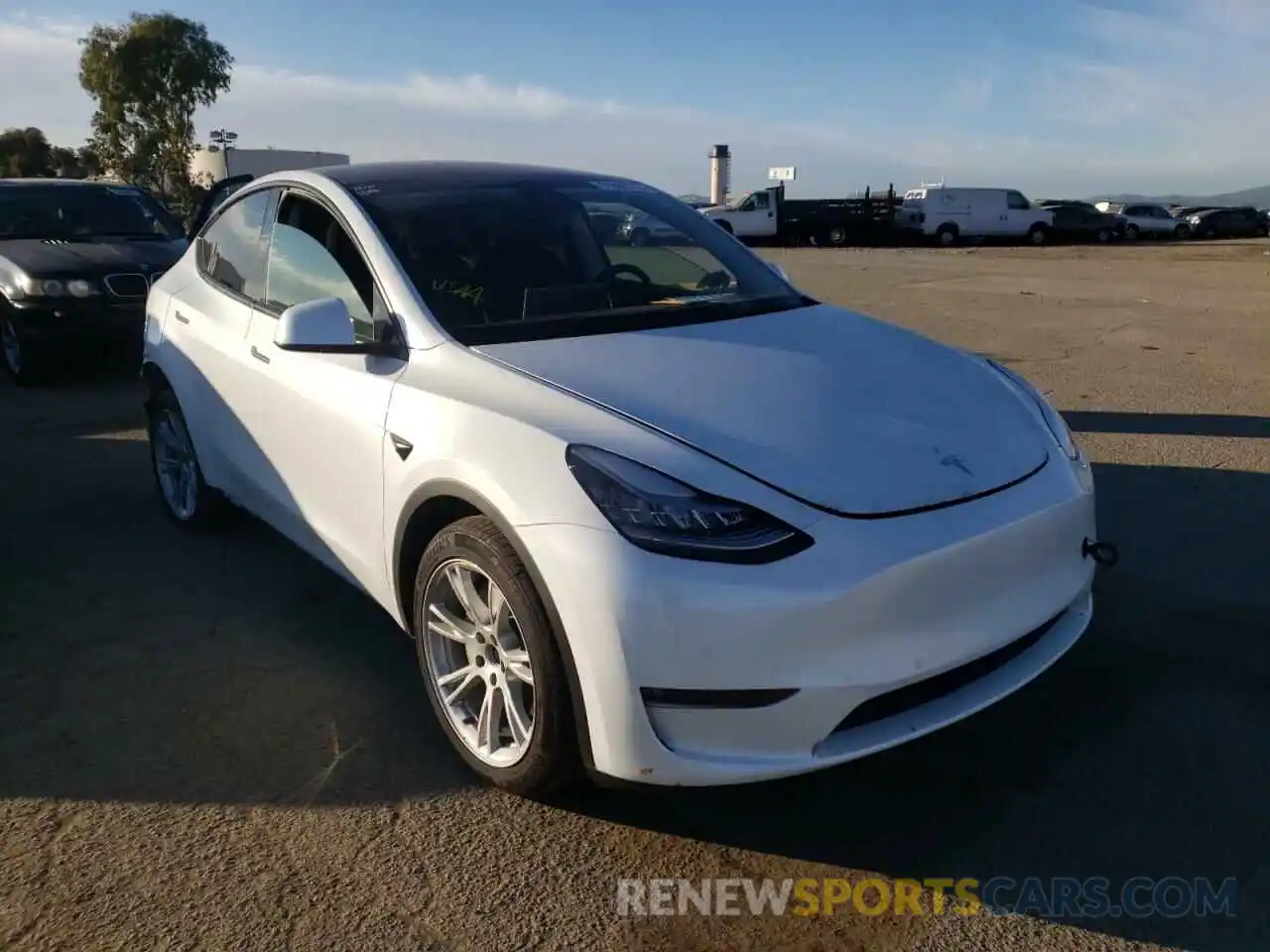 1 Photograph of a damaged car 5YJYGDEE1MF106281 TESLA MODEL Y 2021