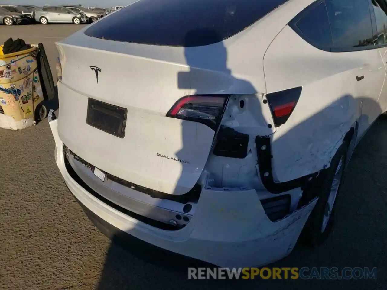 9 Photograph of a damaged car 5YJYGDEE1MF106281 TESLA MODEL Y 2021