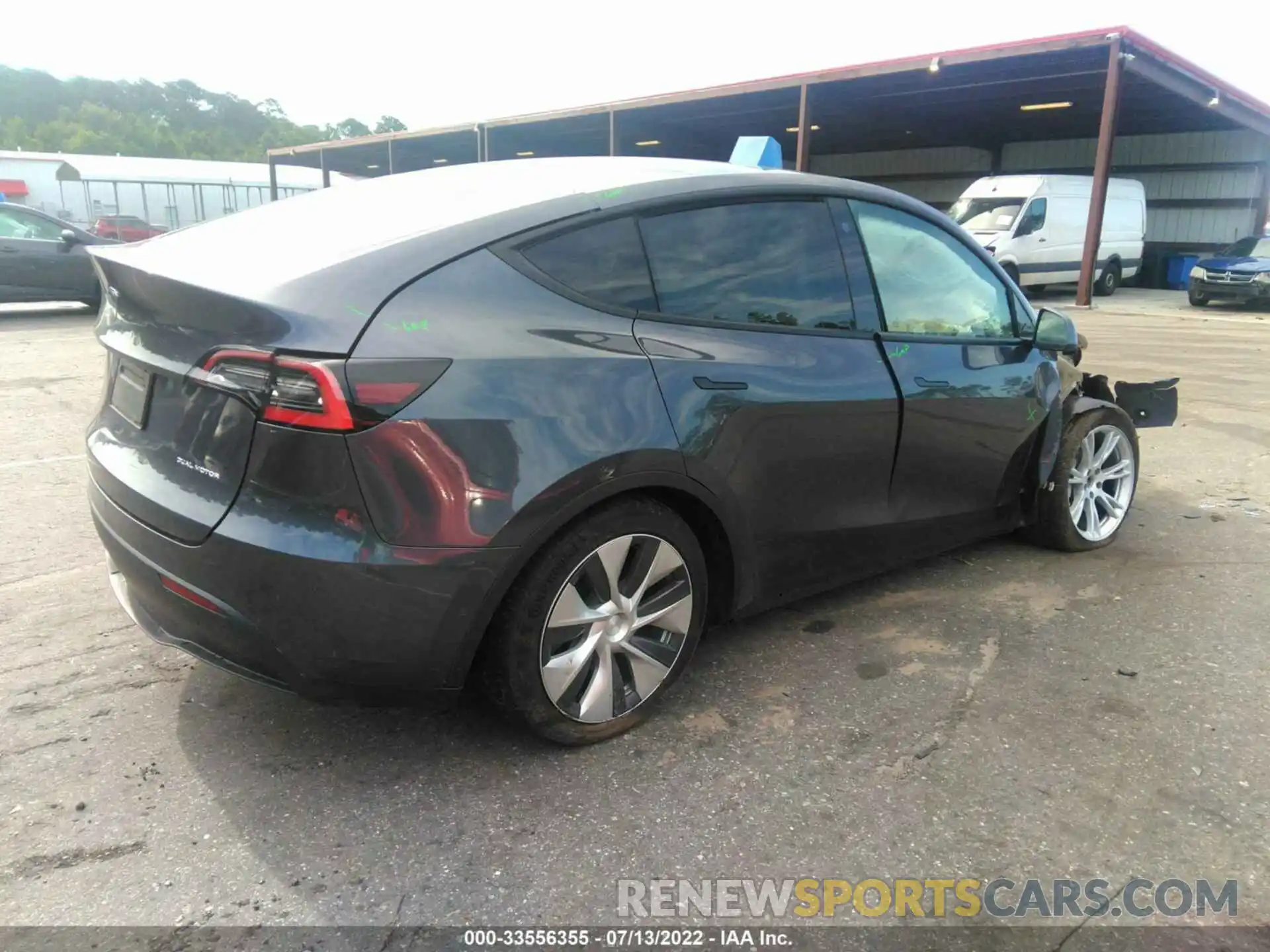 4 Photograph of a damaged car 5YJYGDEE1MF106619 TESLA MODEL Y 2021