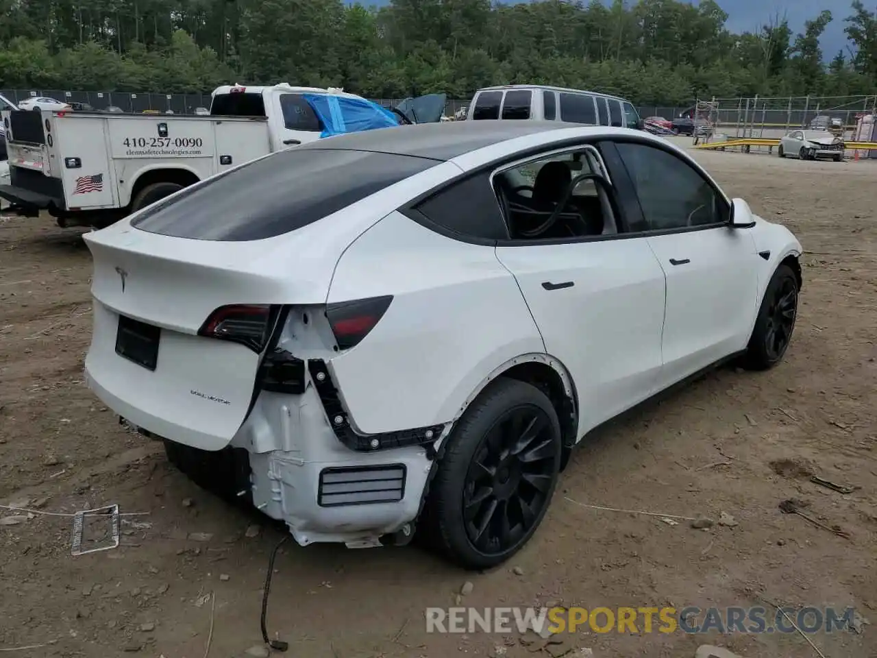 4 Photograph of a damaged car 5YJYGDEE1MF111626 TESLA MODEL Y 2021