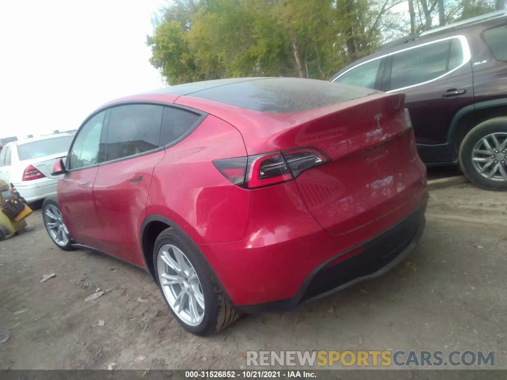 3 Photograph of a damaged car 5YJYGDEE1MF112520 TESLA MODEL Y 2021