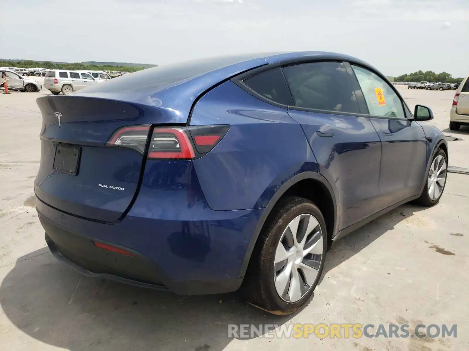 4 Photograph of a damaged car 5YJYGDEE1MF142133 TESLA MODEL Y 2021