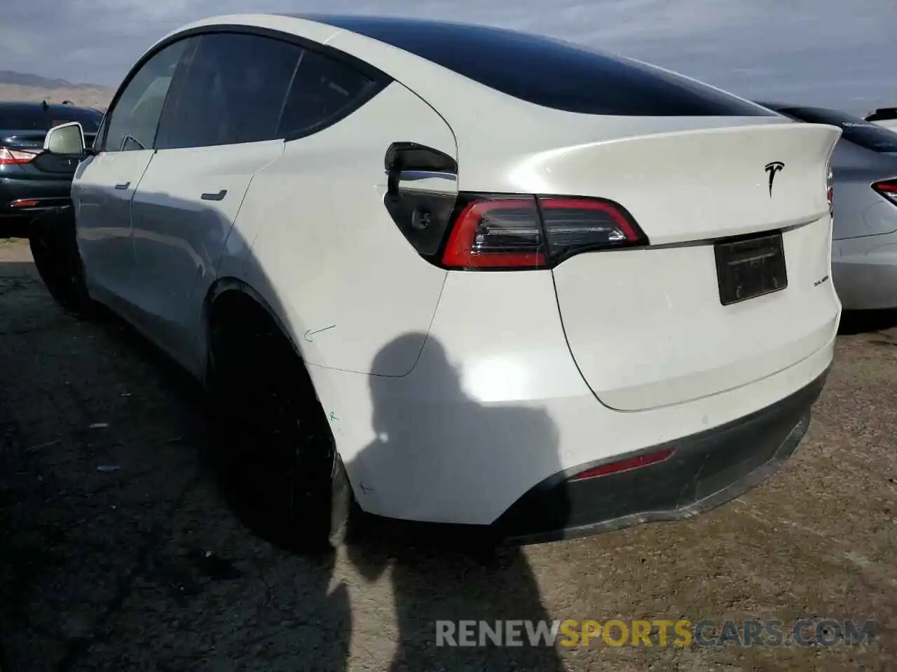 2 Photograph of a damaged car 5YJYGDEE1MF144528 TESLA MODEL Y 2021