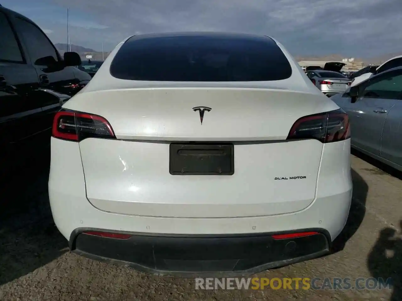 6 Photograph of a damaged car 5YJYGDEE1MF144528 TESLA MODEL Y 2021