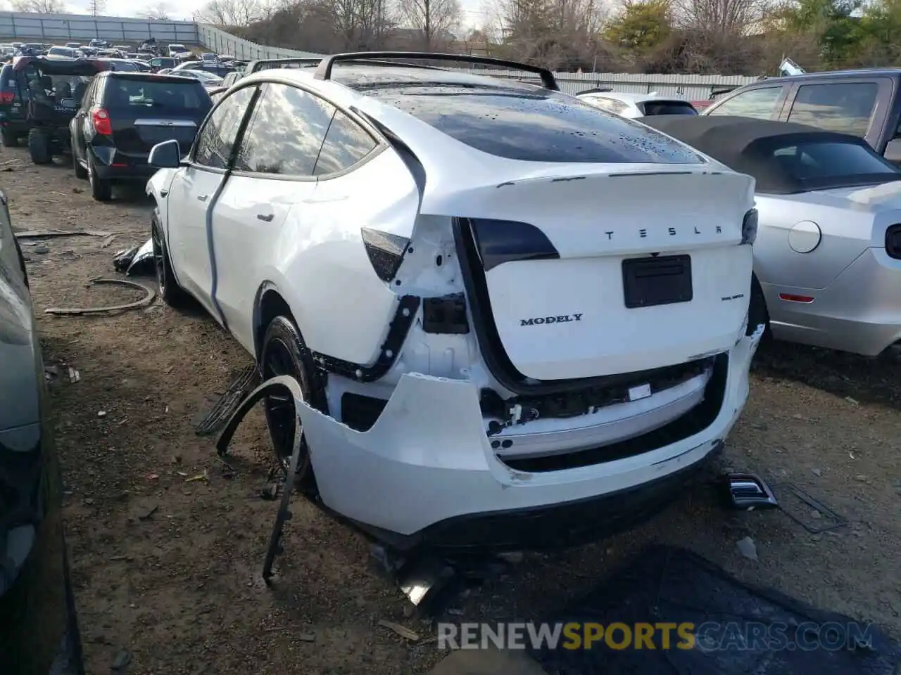 3 Photograph of a damaged car 5YJYGDEE1MF145016 TESLA MODEL Y 2021