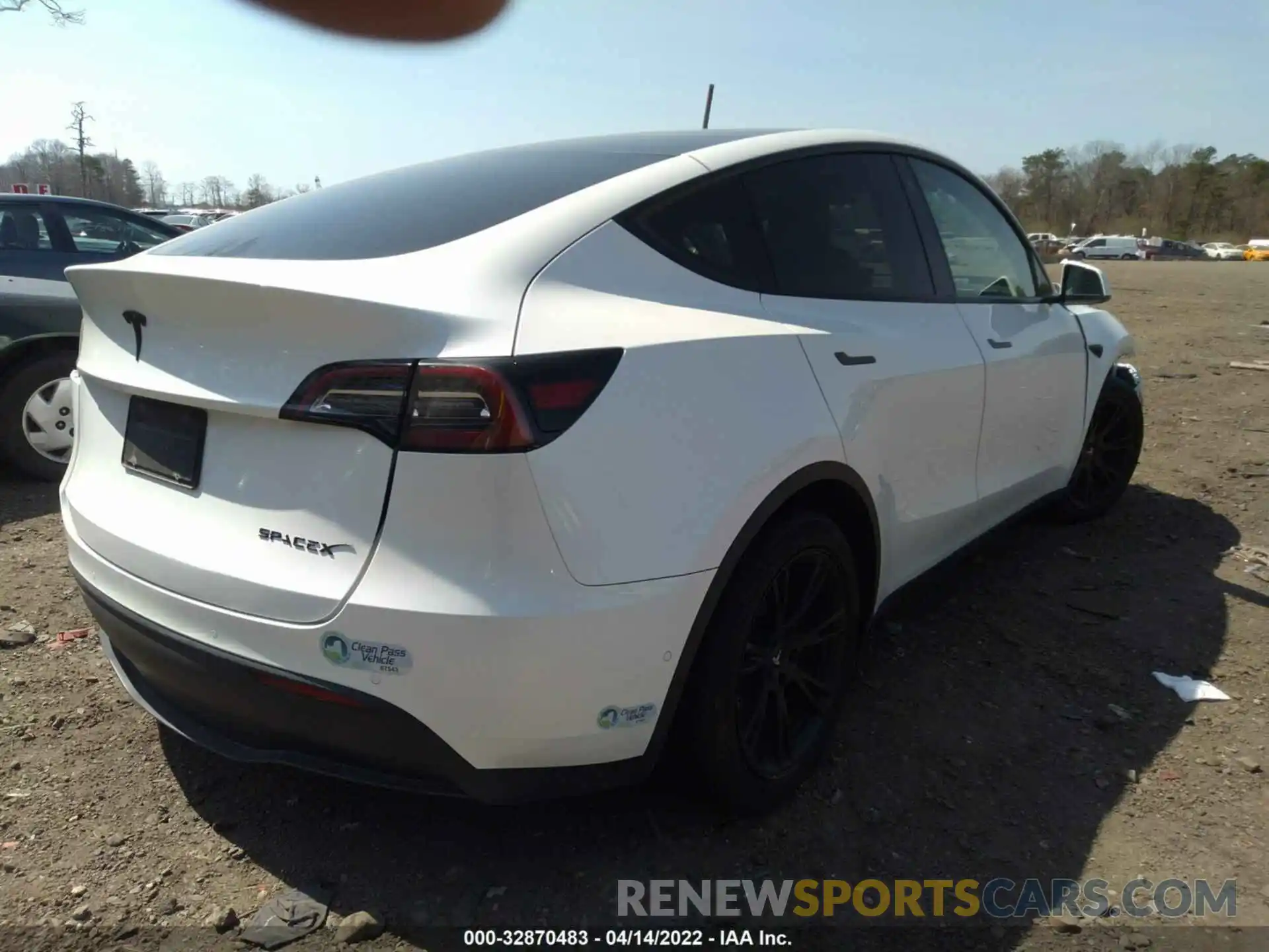 4 Photograph of a damaged car 5YJYGDEE1MF146652 TESLA MODEL Y 2021