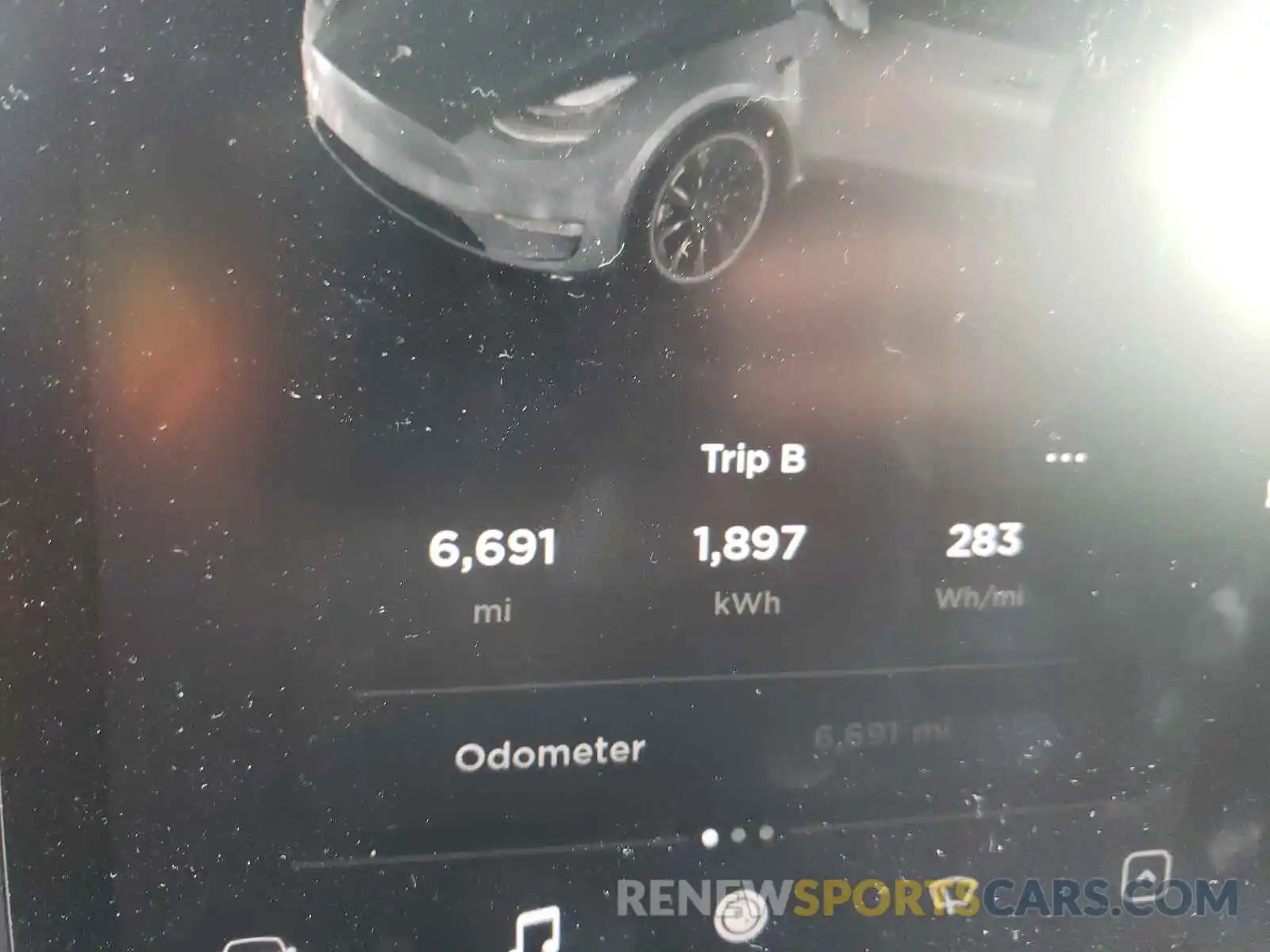 8 Photograph of a damaged car 5YJYGDEE1MF153374 TESLA MODEL Y 2021