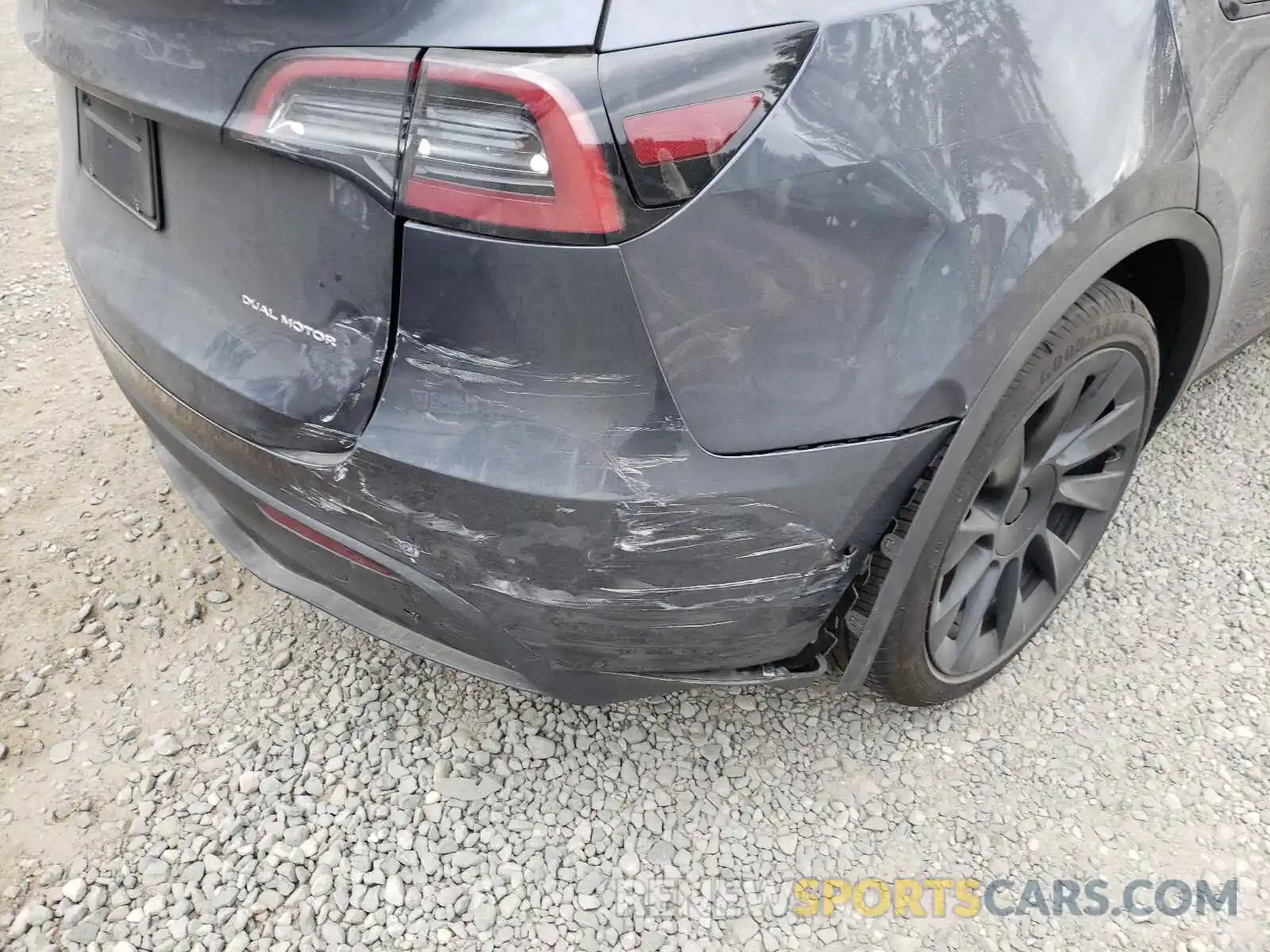 9 Photograph of a damaged car 5YJYGDEE1MF153374 TESLA MODEL Y 2021