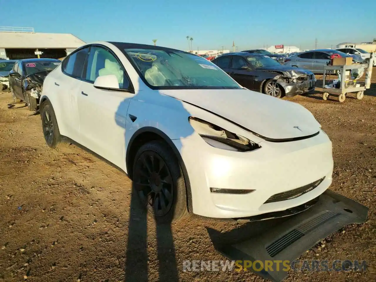 1 Photograph of a damaged car 5YJYGDEE1MF175200 TESLA MODEL Y 2021