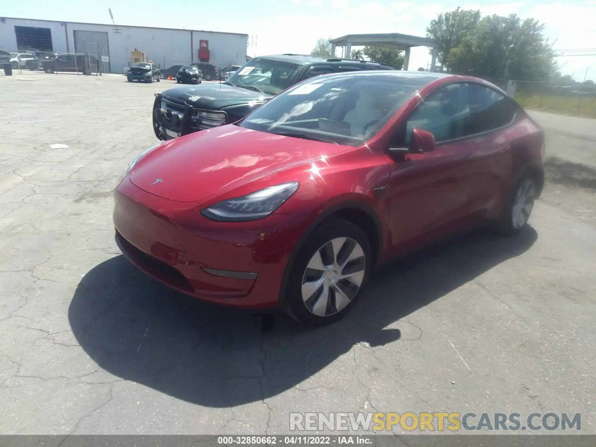 2 Photograph of a damaged car 5YJYGDEE1MF186777 TESLA MODEL Y 2021