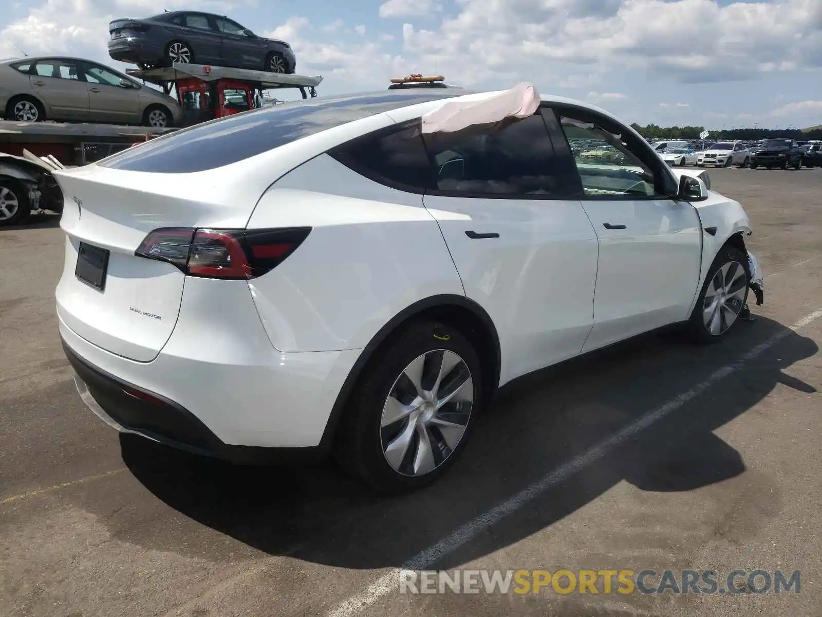 4 Photograph of a damaged car 5YJYGDEE1MF194314 TESLA MODEL Y 2021