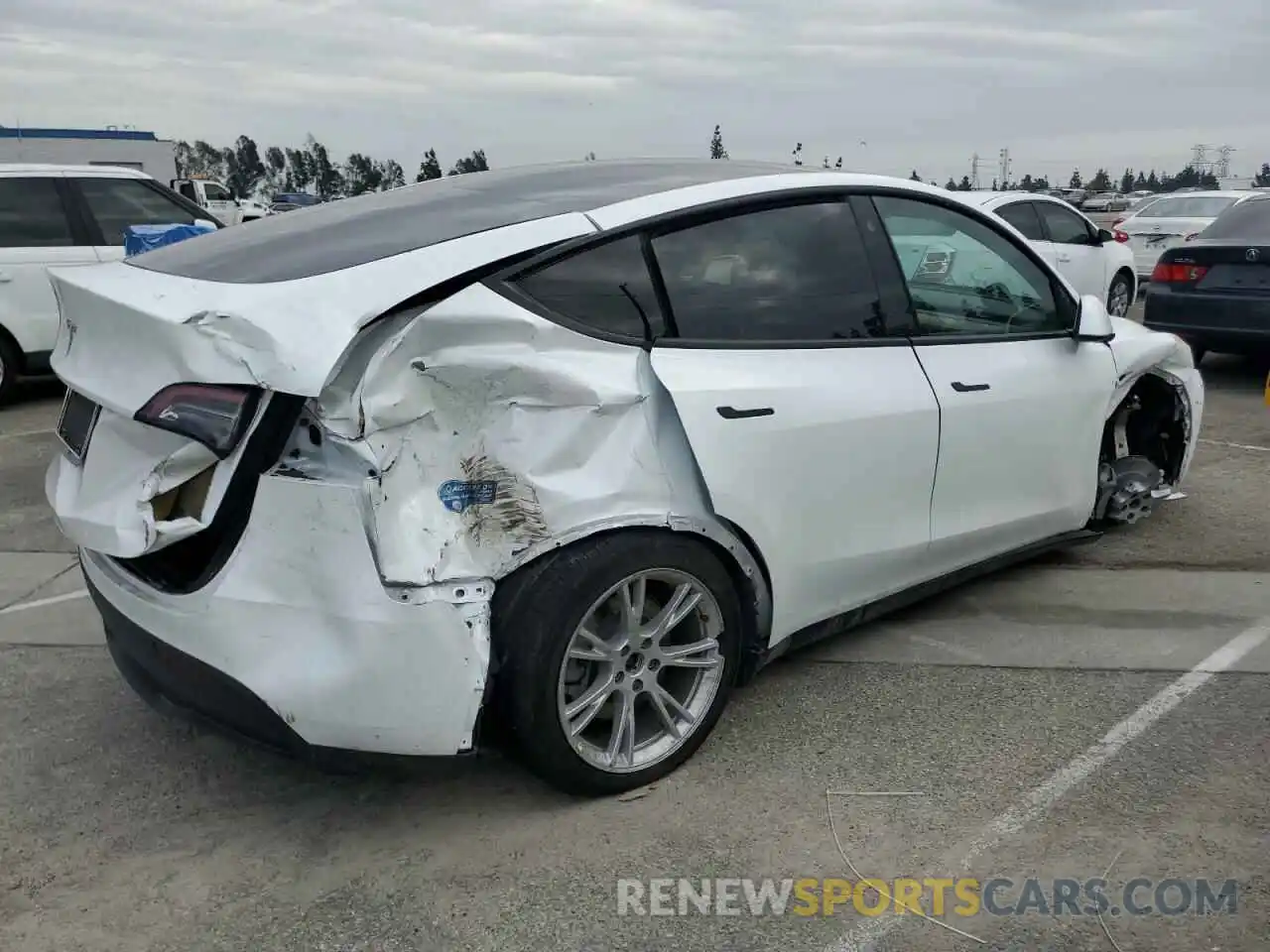 3 Photograph of a damaged car 5YJYGDEE1MF204176 TESLA MODEL Y 2021