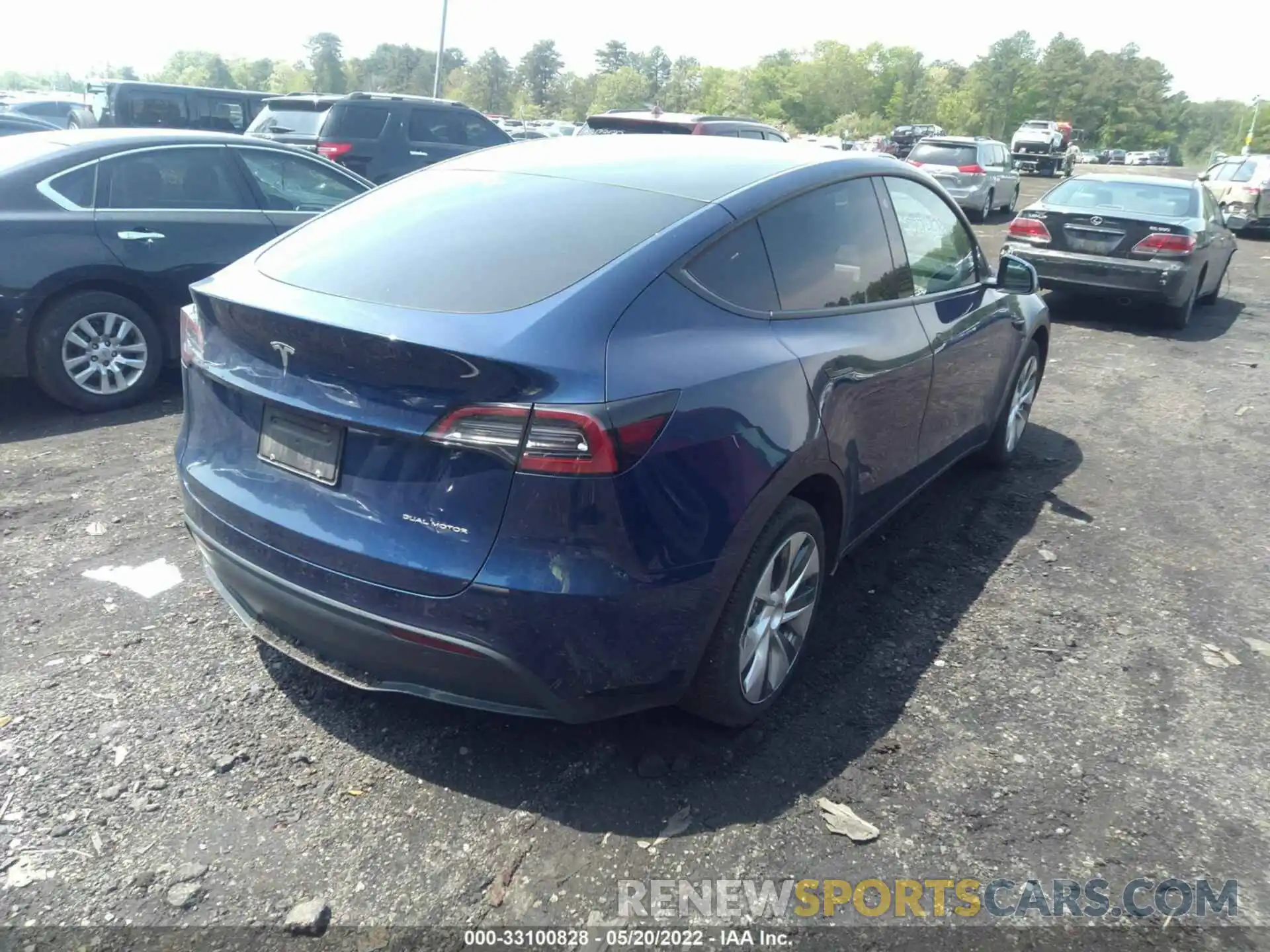 4 Photograph of a damaged car 5YJYGDEE1MF204923 TESLA MODEL Y 2021