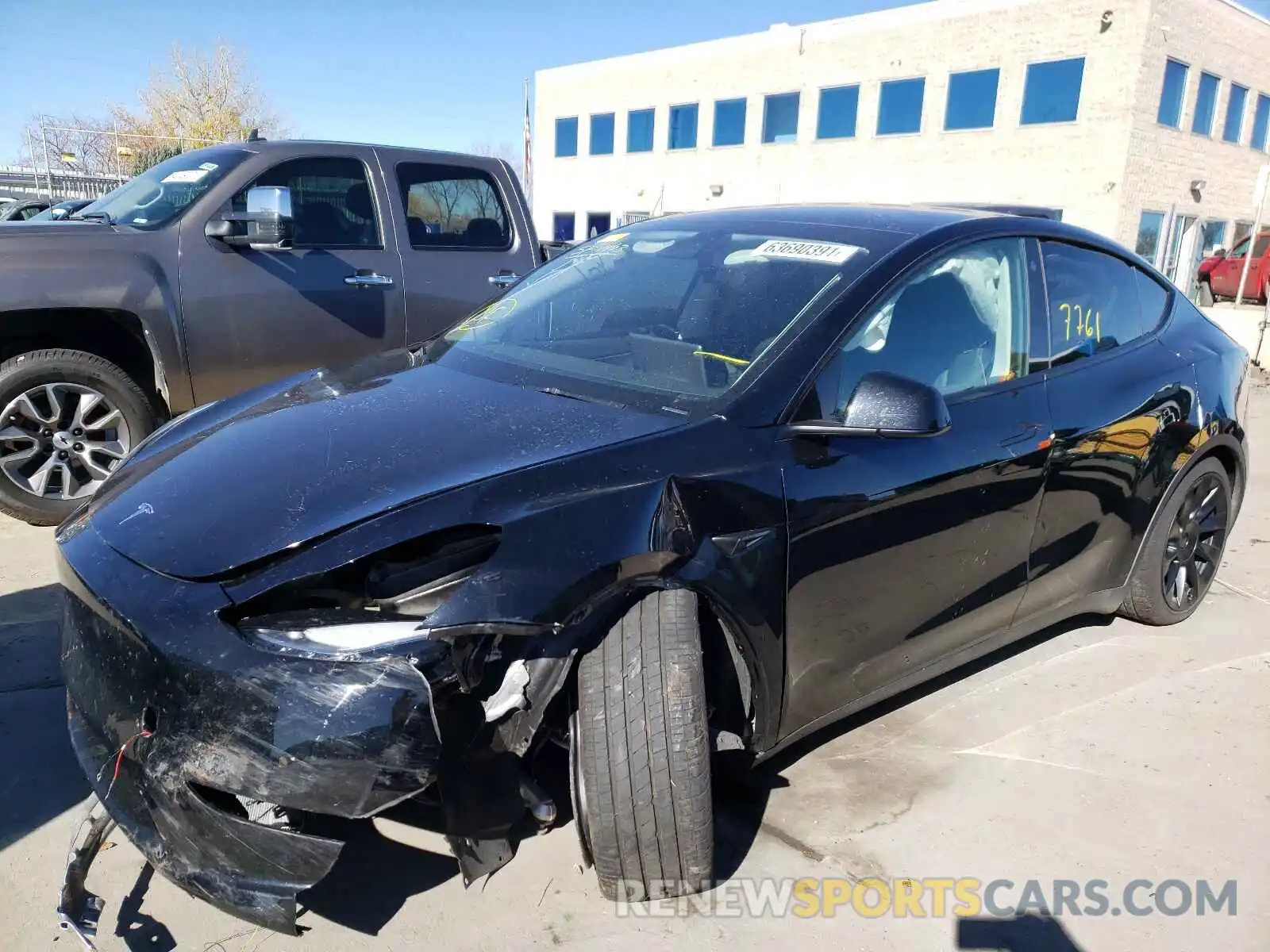 2 Photograph of a damaged car 5YJYGDEE1MF213542 TESLA MODEL Y 2021