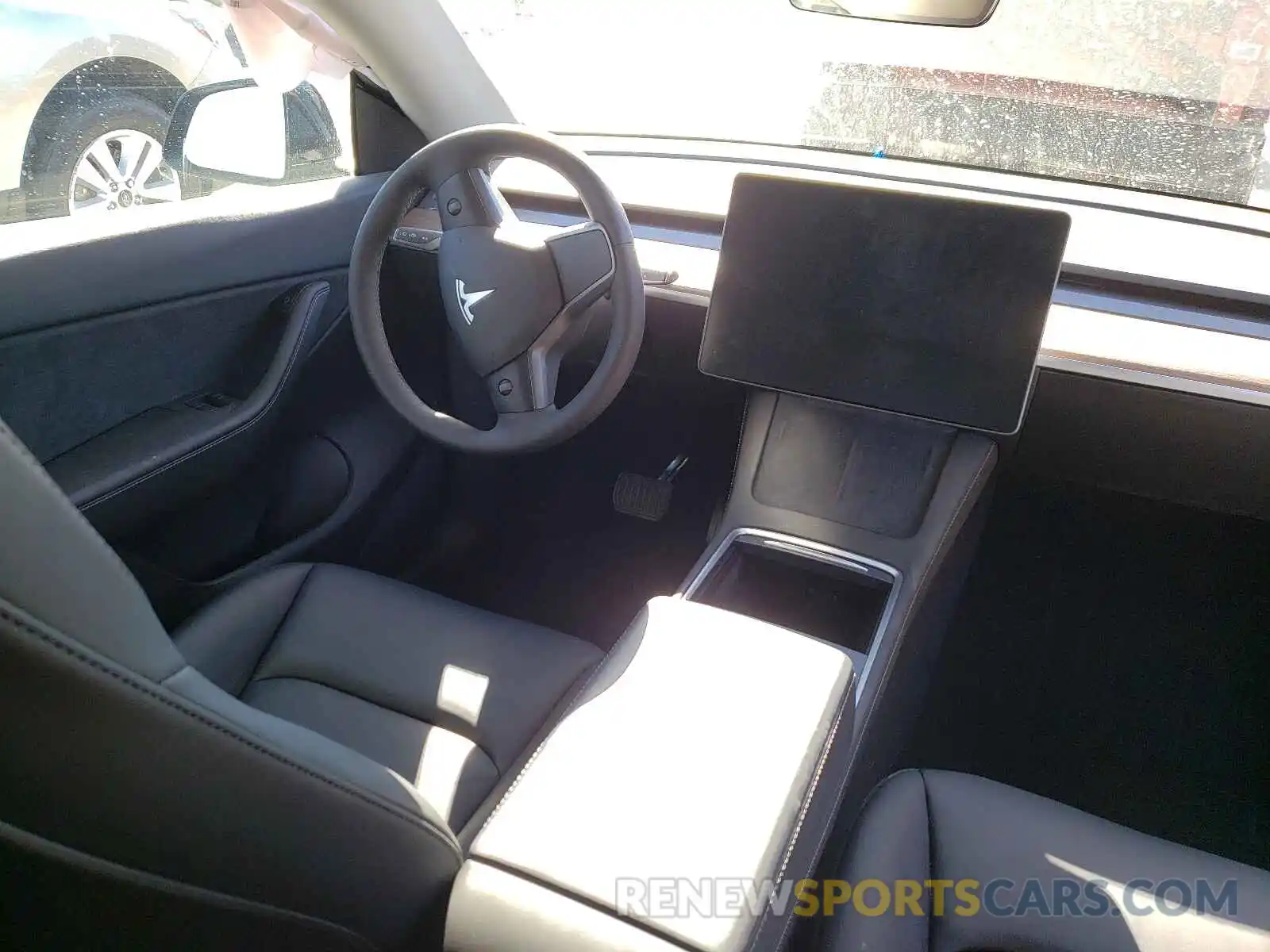 9 Photograph of a damaged car 5YJYGDEE1MF213542 TESLA MODEL Y 2021