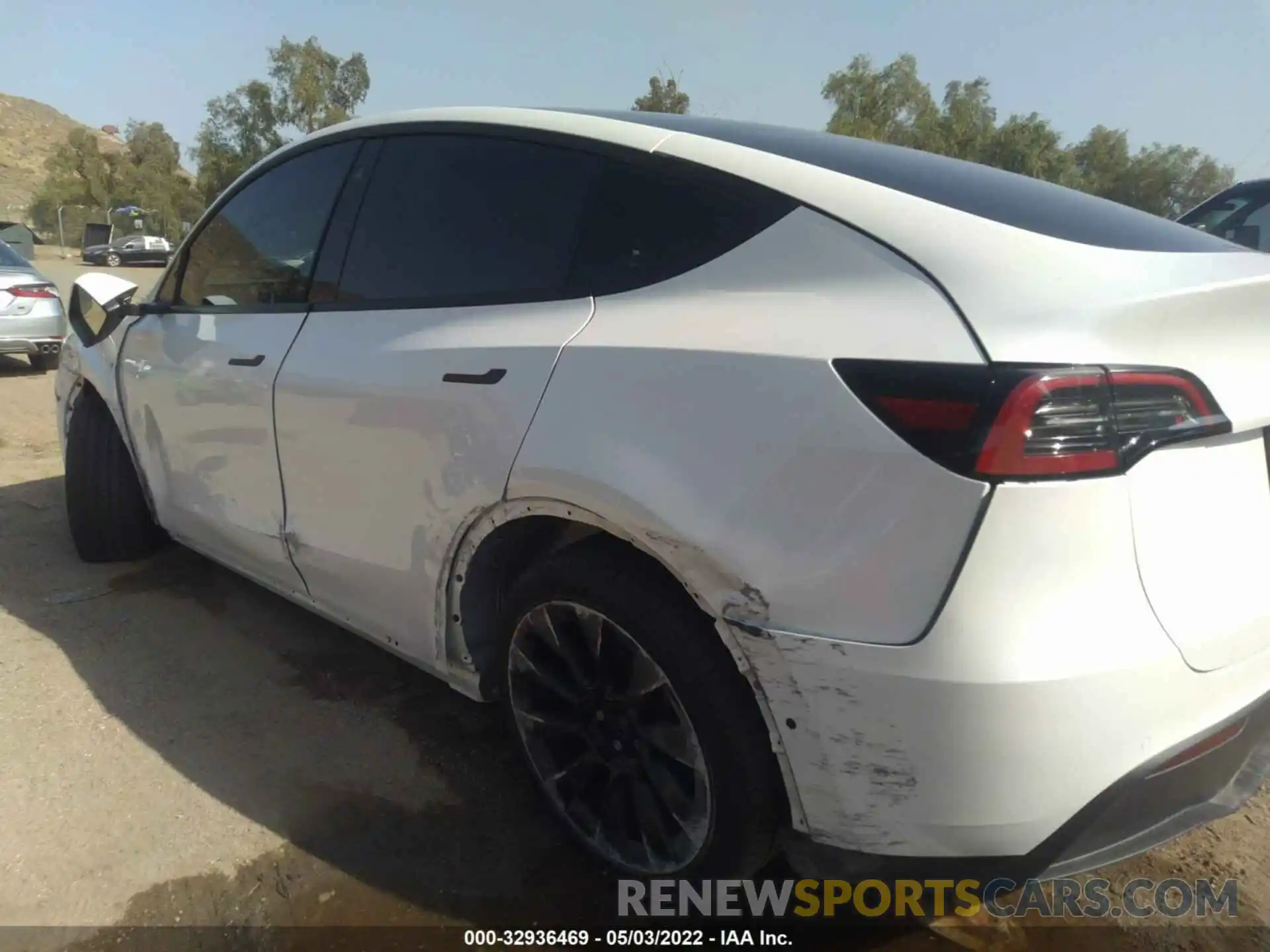 12 Photograph of a damaged car 5YJYGDEE1MF241678 TESLA MODEL Y 2021