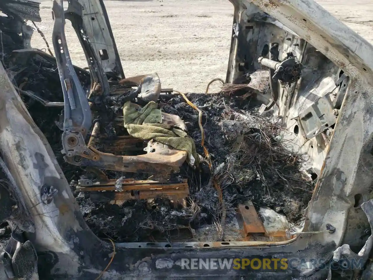 5 Photograph of a damaged car 5YJYGDEE1MF243432 TESLA MODEL Y 2021