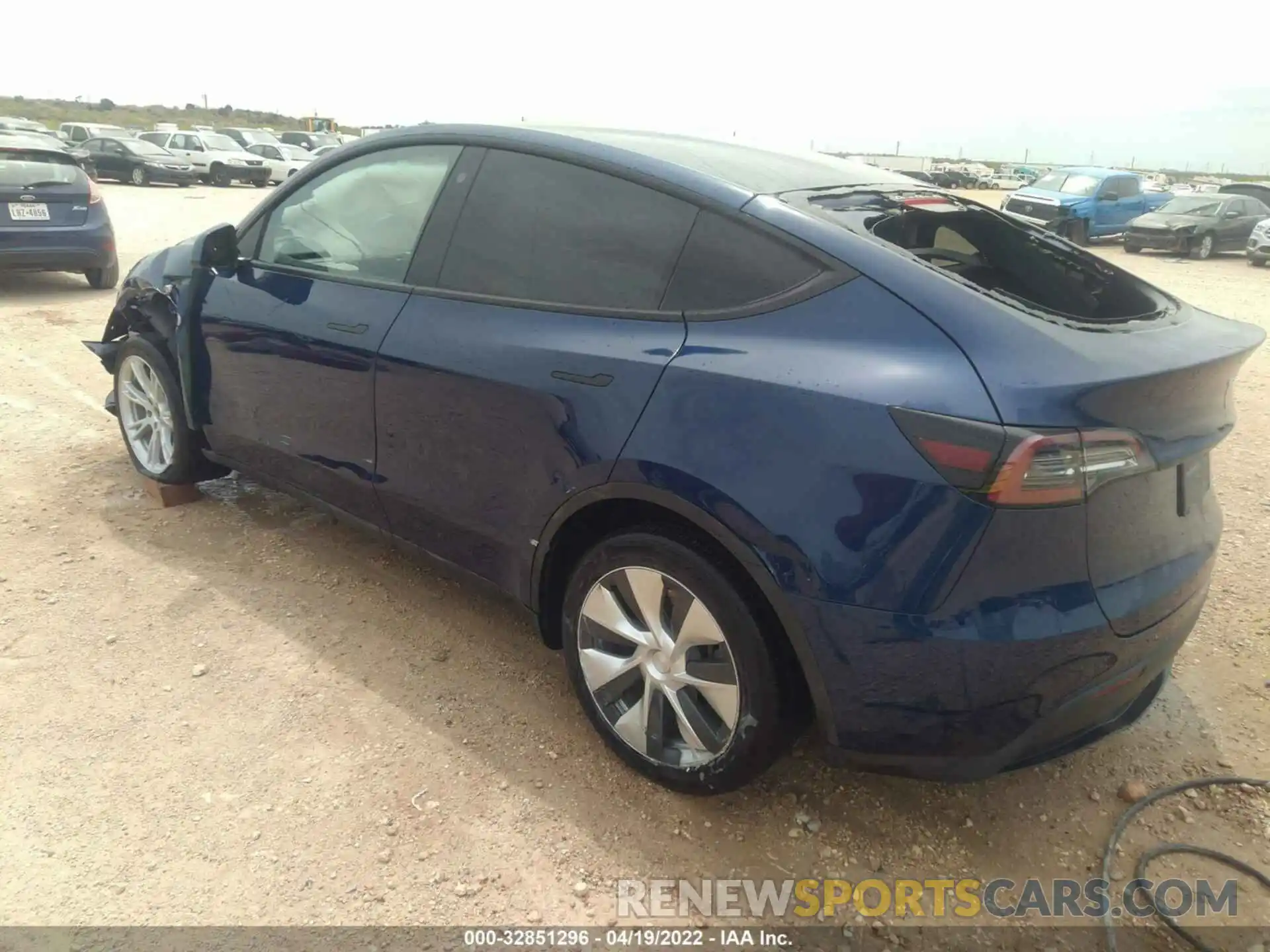 3 Photograph of a damaged car 5YJYGDEE1MF245066 TESLA MODEL Y 2021