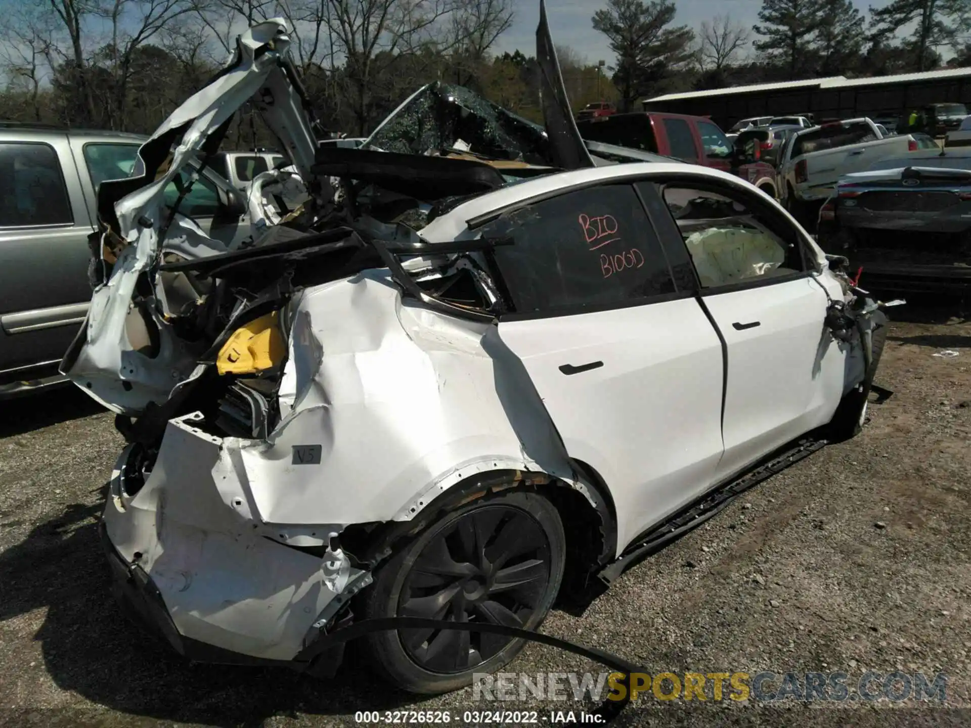 4 Photograph of a damaged car 5YJYGDEE1MF254429 TESLA MODEL Y 2021