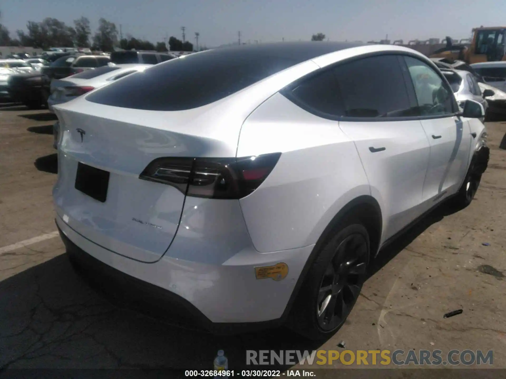 4 Photograph of a damaged car 5YJYGDEE1MF272090 TESLA MODEL Y 2021