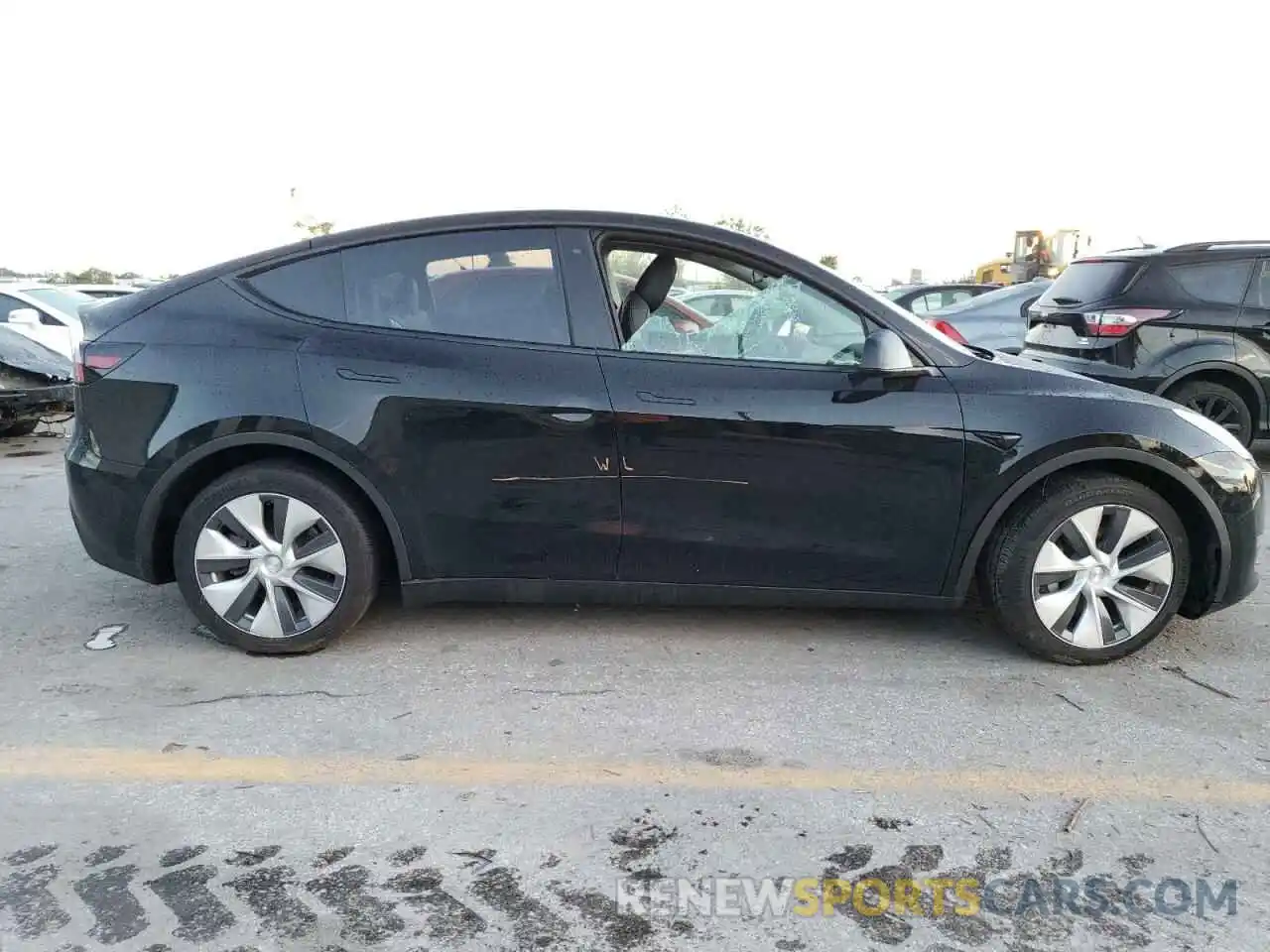 9 Photograph of a damaged car 5YJYGDEE1MF286362 TESLA MODEL Y 2021