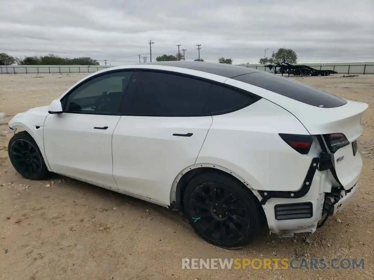 2 Photograph of a damaged car 5YJYGDEE1MF287799 TESLA MODEL Y 2021