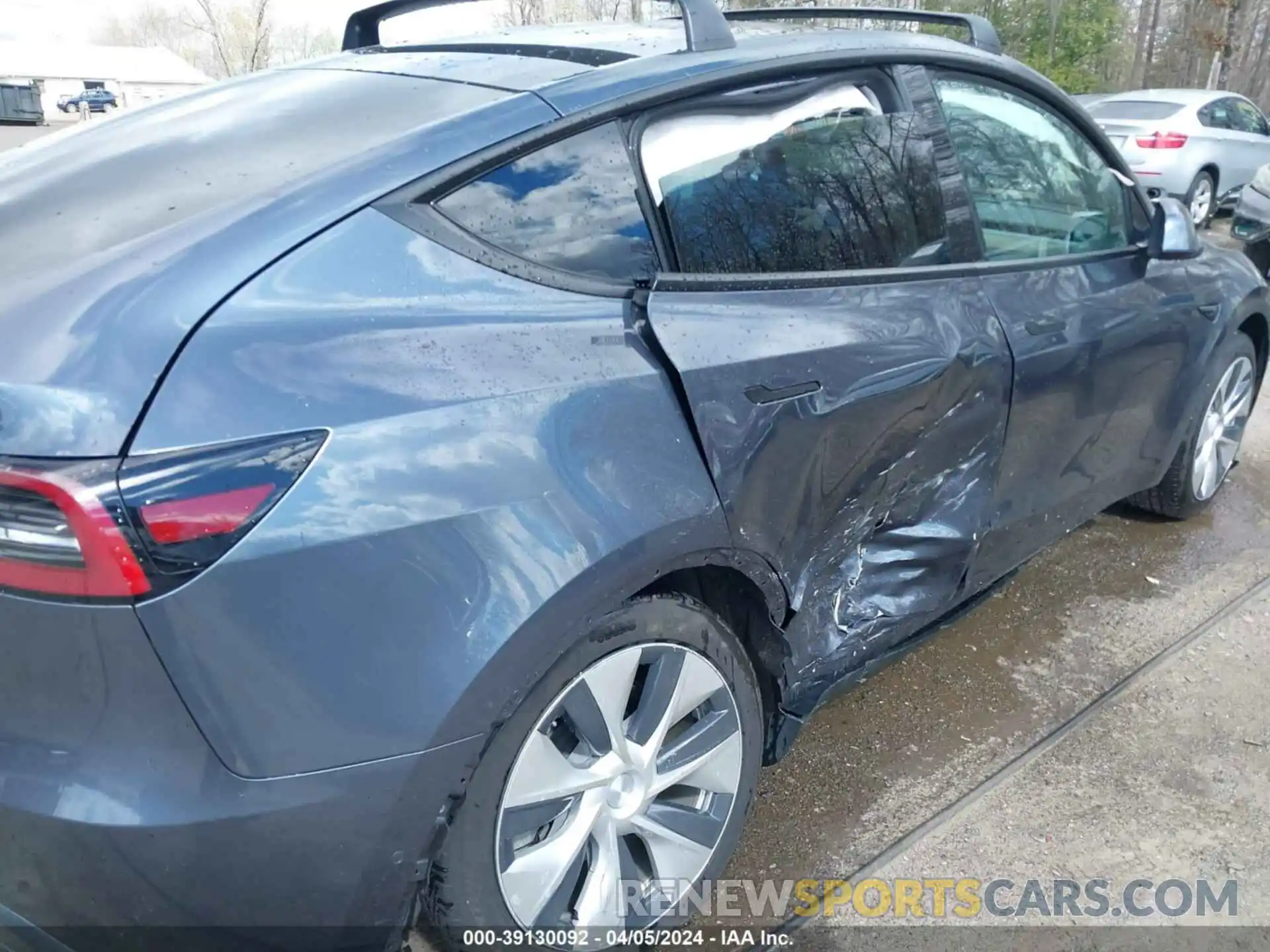 6 Photograph of a damaged car 5YJYGDEE1MF295045 TESLA MODEL Y 2021