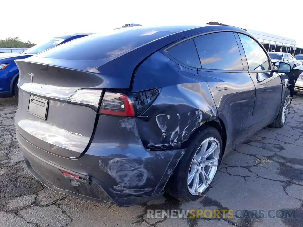 4 Photograph of a damaged car 5YJYGDEE1MF296826 TESLA MODEL Y 2021