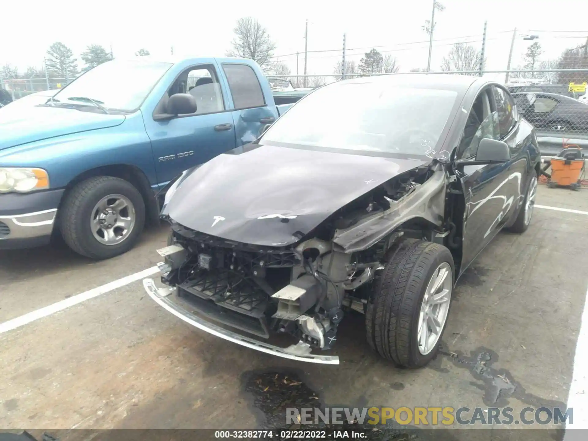 6 Photograph of a damaged car 5YJYGDEE2MF060170 TESLA MODEL Y 2021