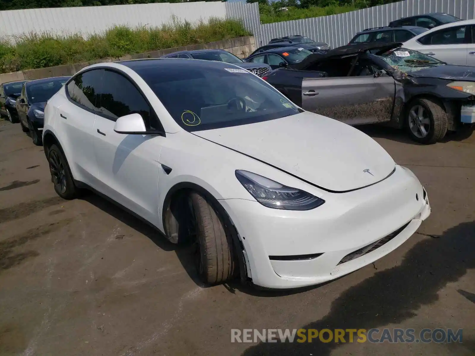 1 Photograph of a damaged car 5YJYGDEE2MF060525 TESLA MODEL Y 2021