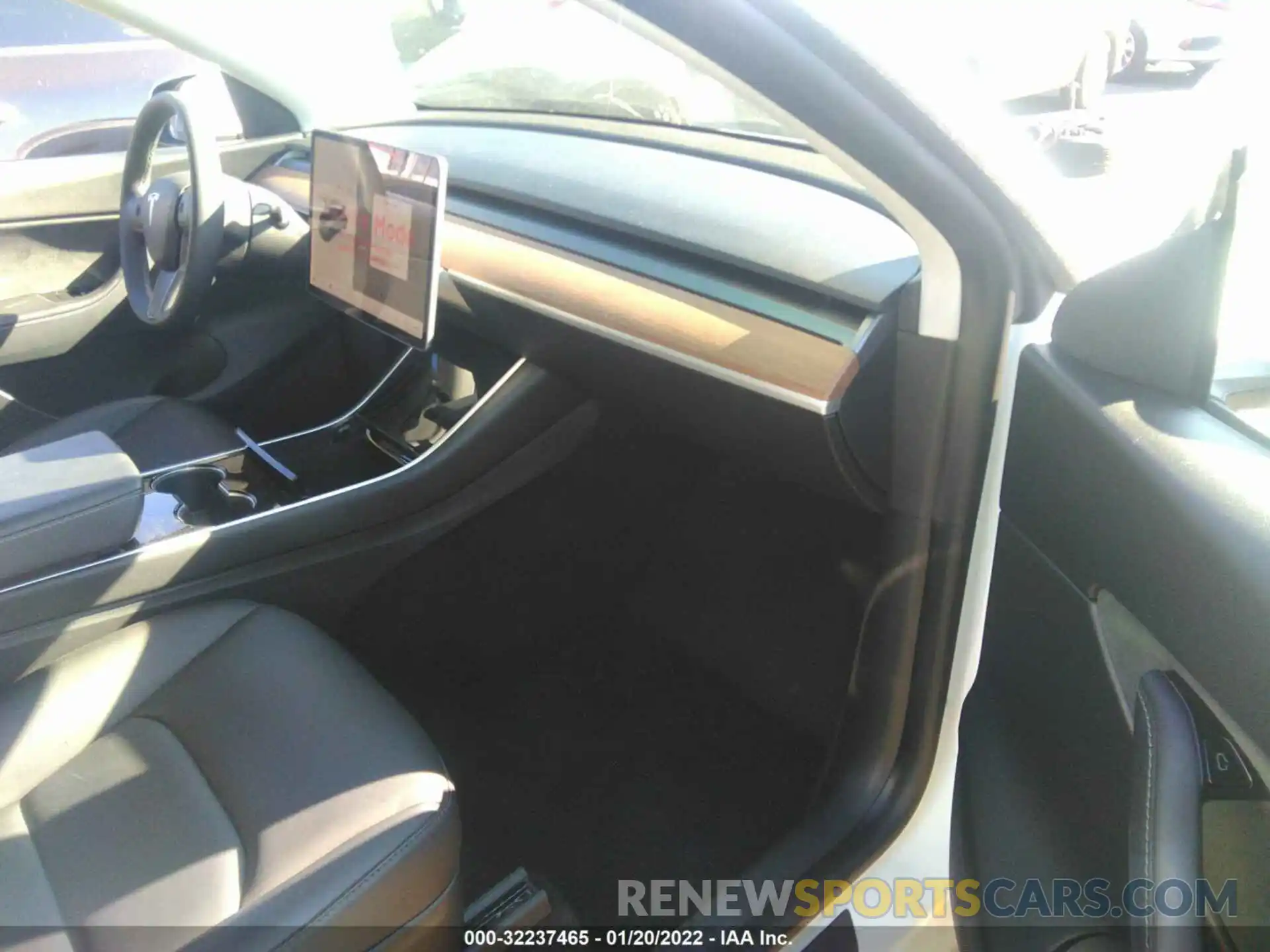 5 Photograph of a damaged car 5YJYGDEE2MF061190 TESLA MODEL Y 2021