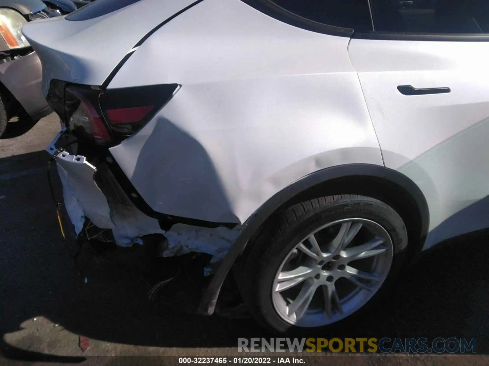 6 Photograph of a damaged car 5YJYGDEE2MF061190 TESLA MODEL Y 2021