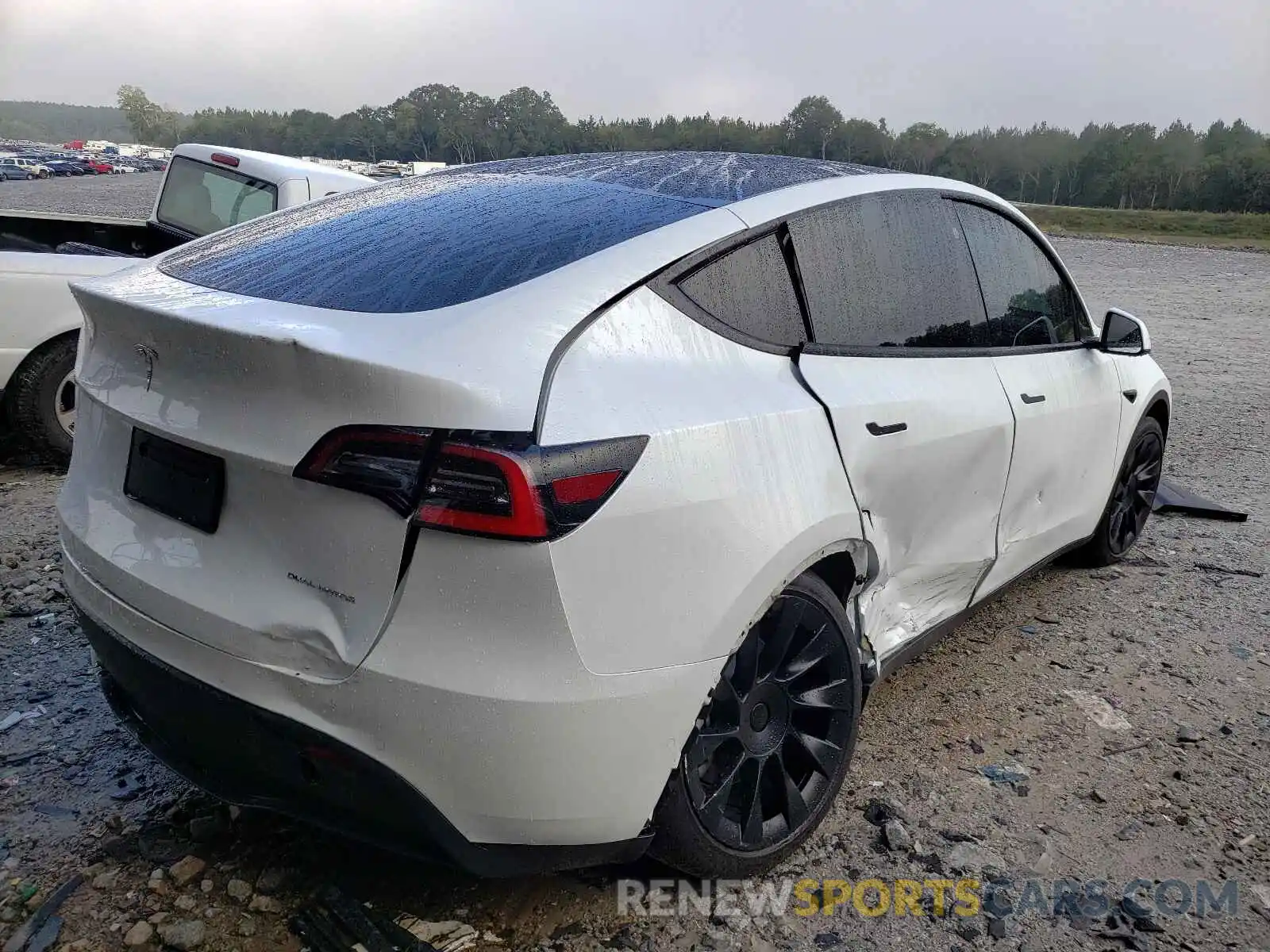 4 Фотография поврежденного автомобиля 5YJYGDEE2MF065837 TESLA MODEL Y 2021