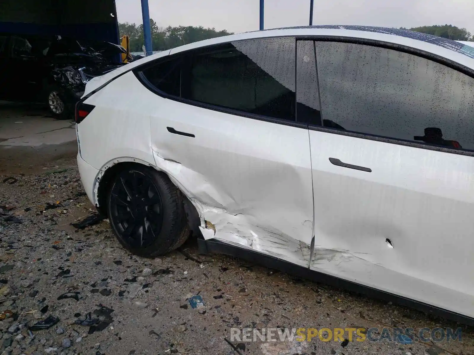 9 Photograph of a damaged car 5YJYGDEE2MF065837 TESLA MODEL Y 2021