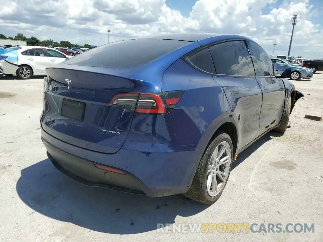 4 Photograph of a damaged car 5YJYGDEE2MF069130 TESLA MODEL Y 2021