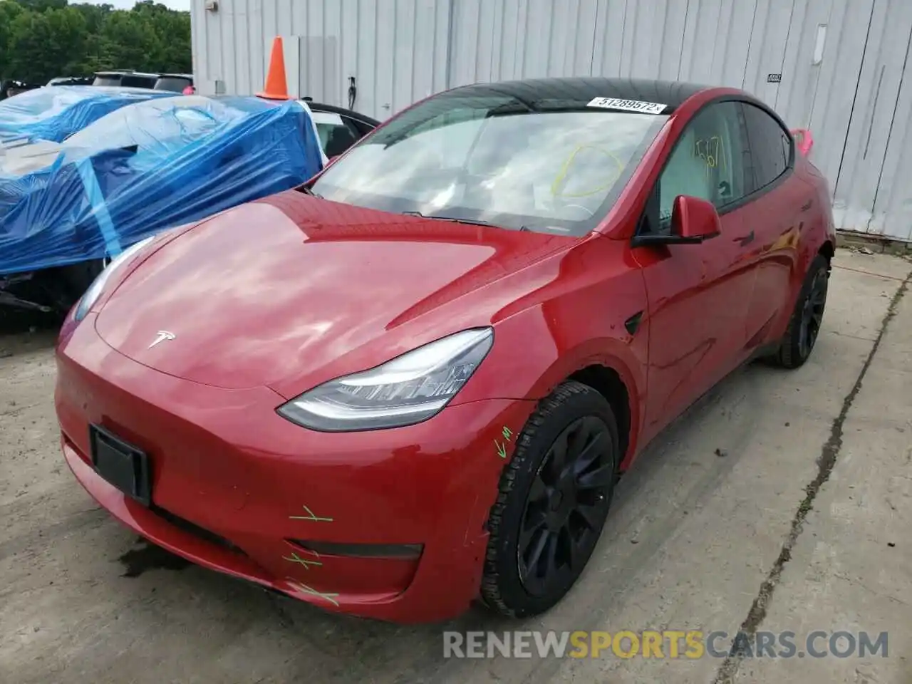 2 Photograph of a damaged car 5YJYGDEE2MF072318 TESLA MODEL Y 2021