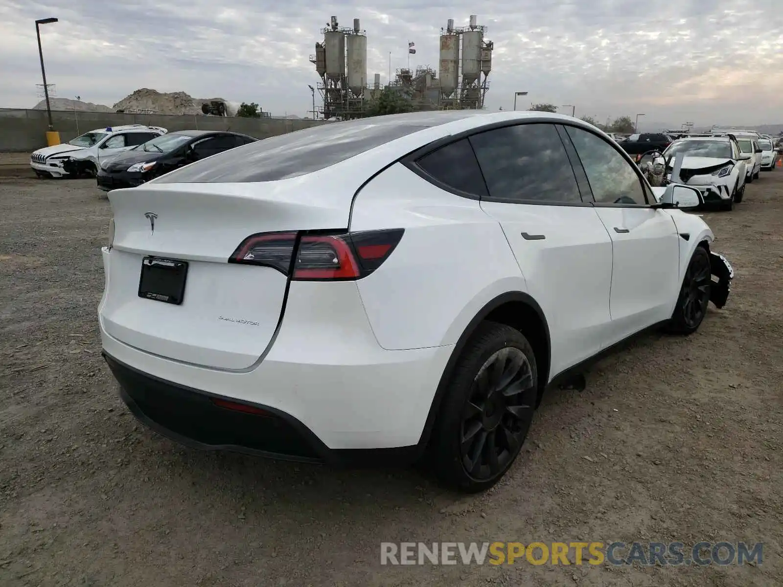 4 Photograph of a damaged car 5YJYGDEE2MF074781 TESLA MODEL Y 2021