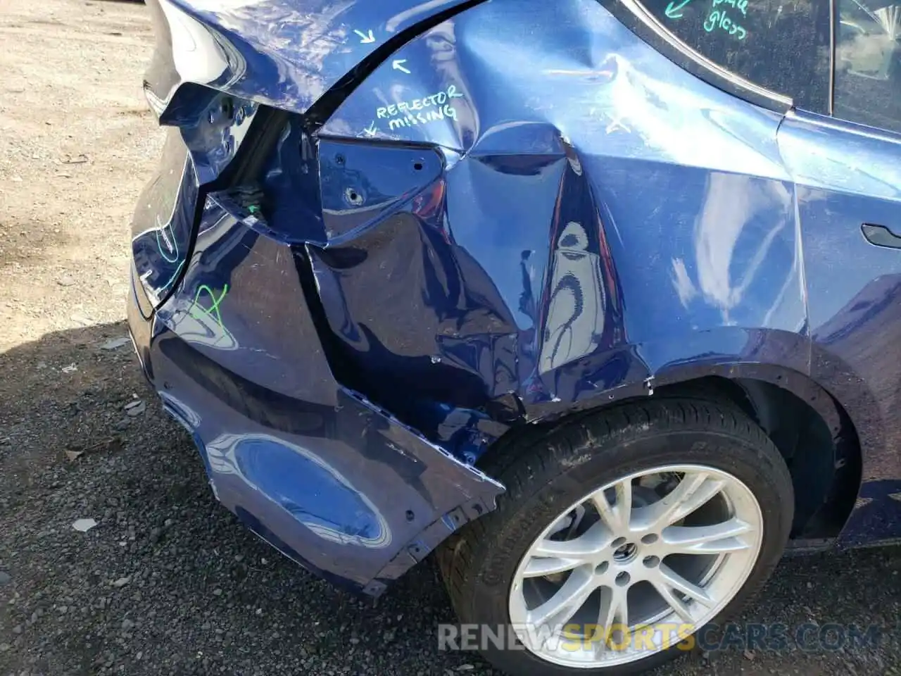 9 Photograph of a damaged car 5YJYGDEE2MF083433 TESLA MODEL Y 2021