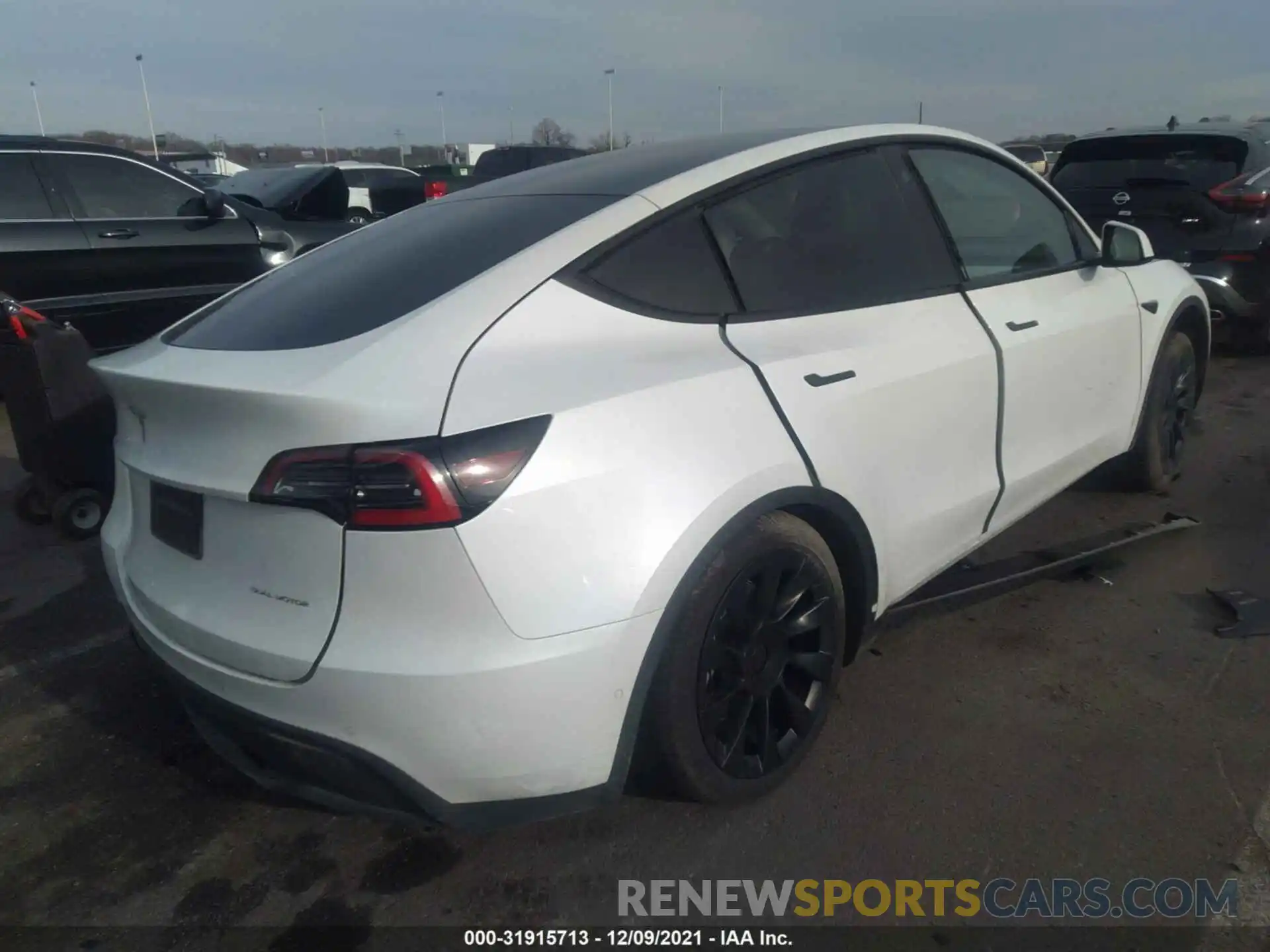 4 Фотография поврежденного автомобиля 5YJYGDEE2MF089880 TESLA MODEL Y 2021