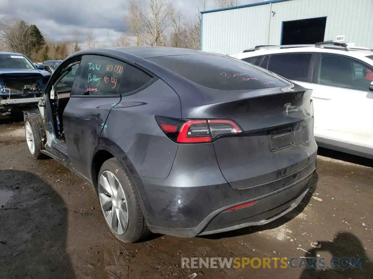 3 Photograph of a damaged car 5YJYGDEE2MF090818 TESLA MODEL Y 2021