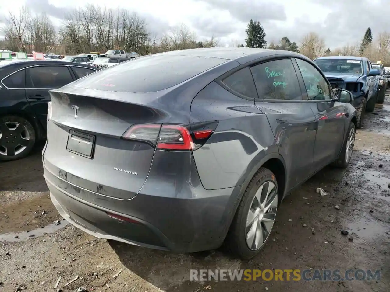 4 Photograph of a damaged car 5YJYGDEE2MF090818 TESLA MODEL Y 2021