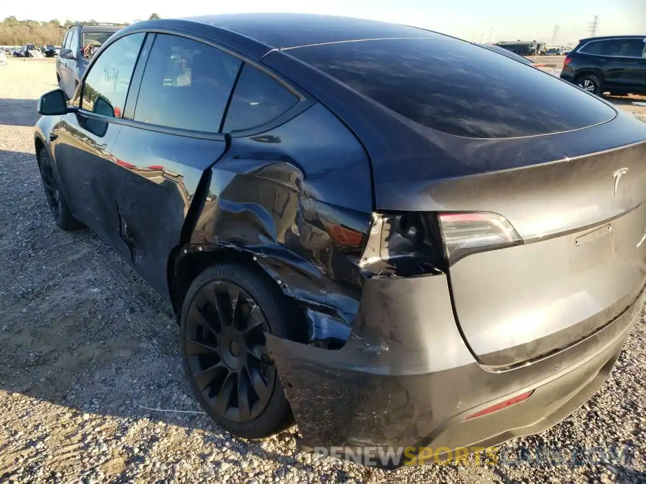 9 Photograph of a damaged car 5YJYGDEE2MF091127 TESLA MODEL Y 2021