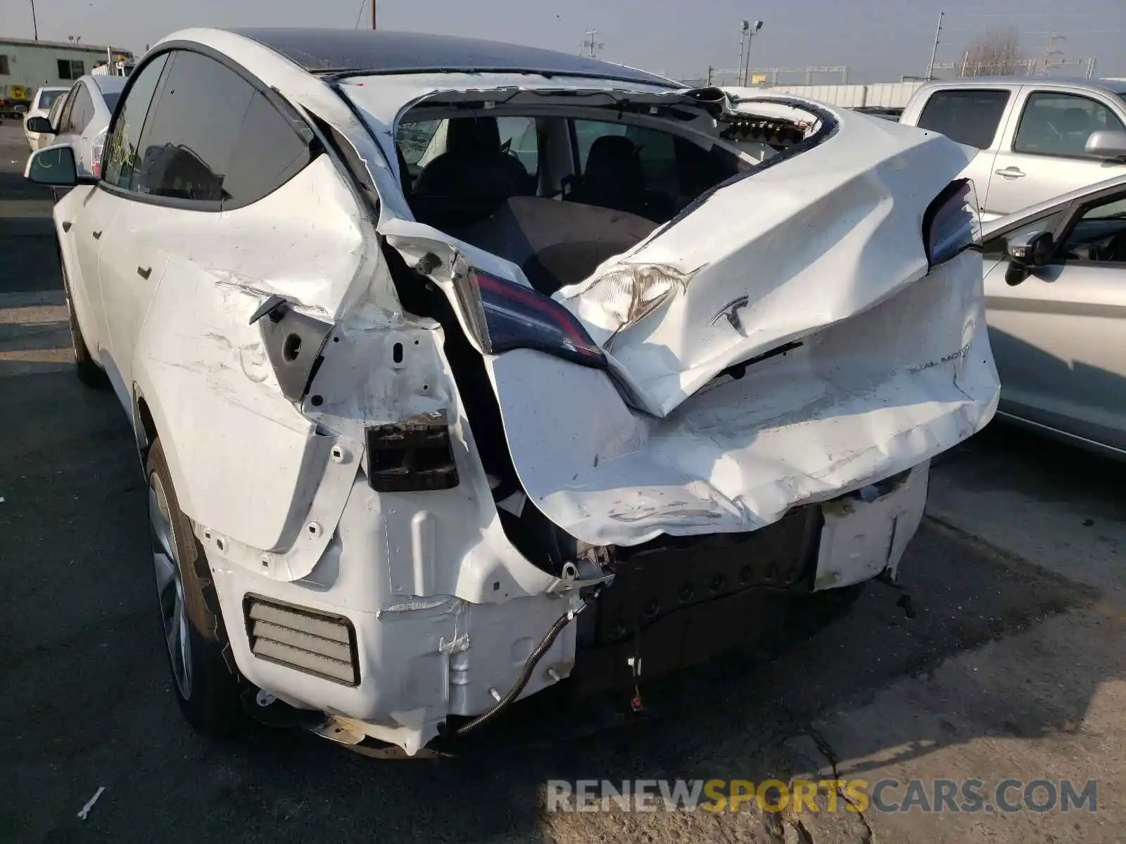 9 Photograph of a damaged car 5YJYGDEE2MF095002 TESLA MODEL Y 2021